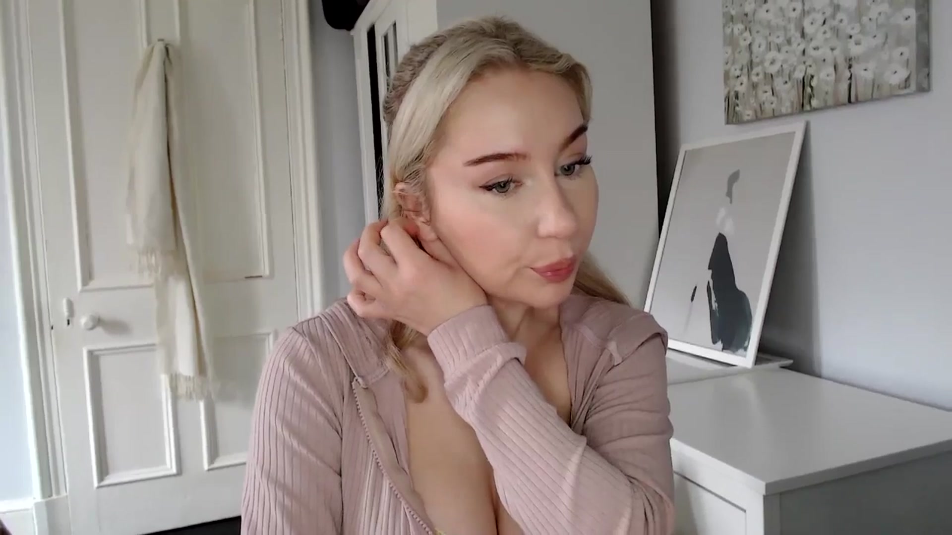 Gallery image thumbnail from British_Cutie's myfreecams stream on, 02/26/2025, 13:26 image 9 of 20