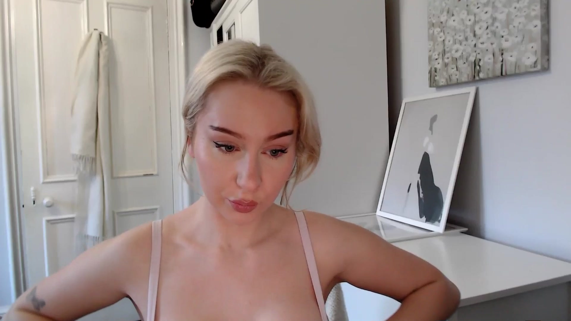 Gallery image thumbnail from British_Cutie's myfreecams stream on, 02/27/2025, 16:50 image 3 of 20