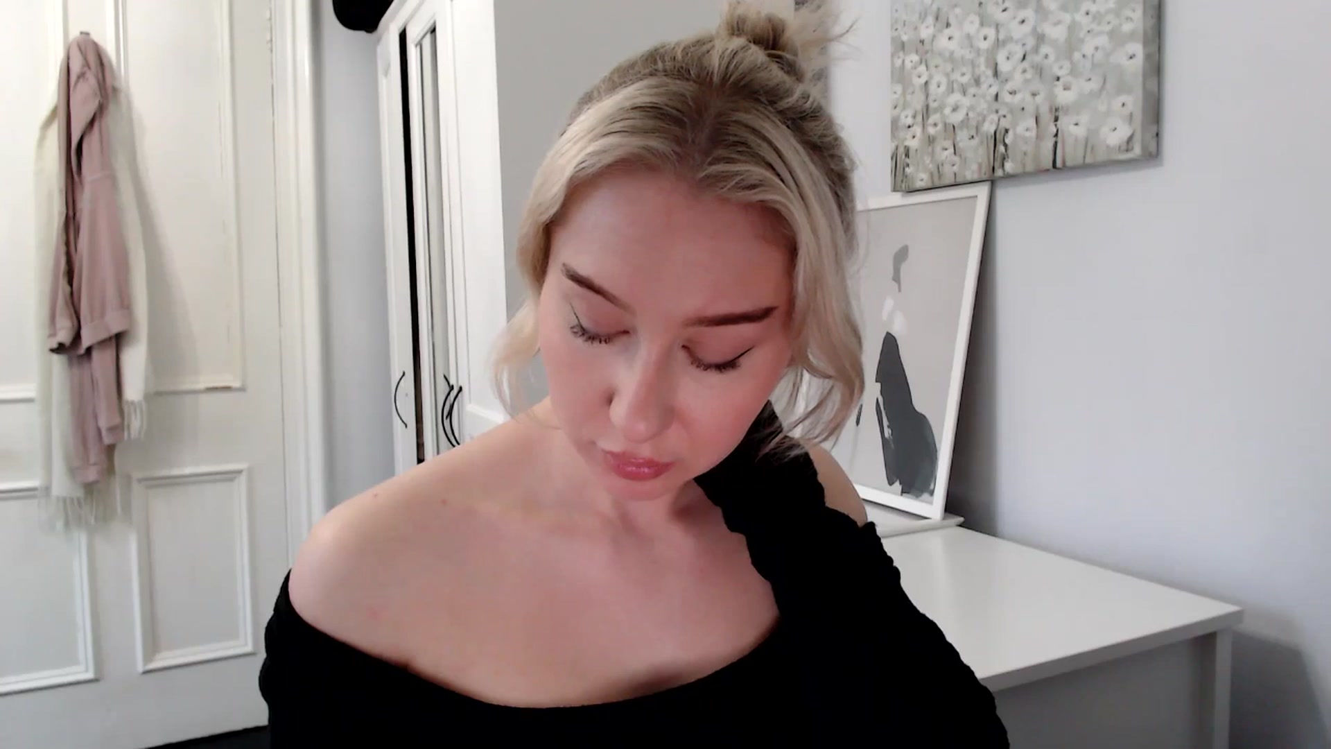 Gallery image thumbnail from British_Cutie's myfreecams stream on, 03/05/2025, 15:01 image 7 of 20