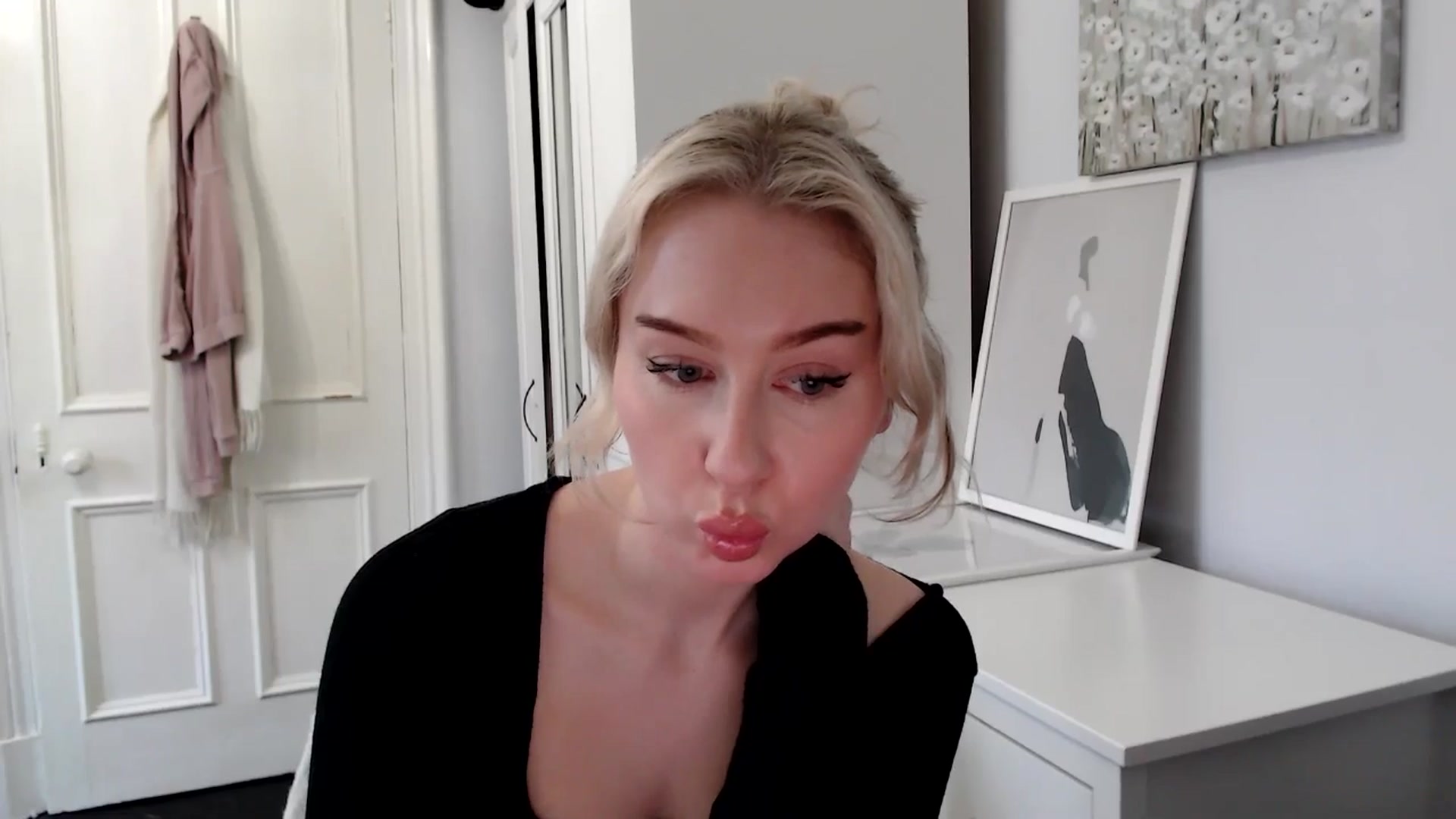 Gallery image thumbnail from British_Cutie's myfreecams stream on, 03/05/2025, 15:01 image 12 of 20