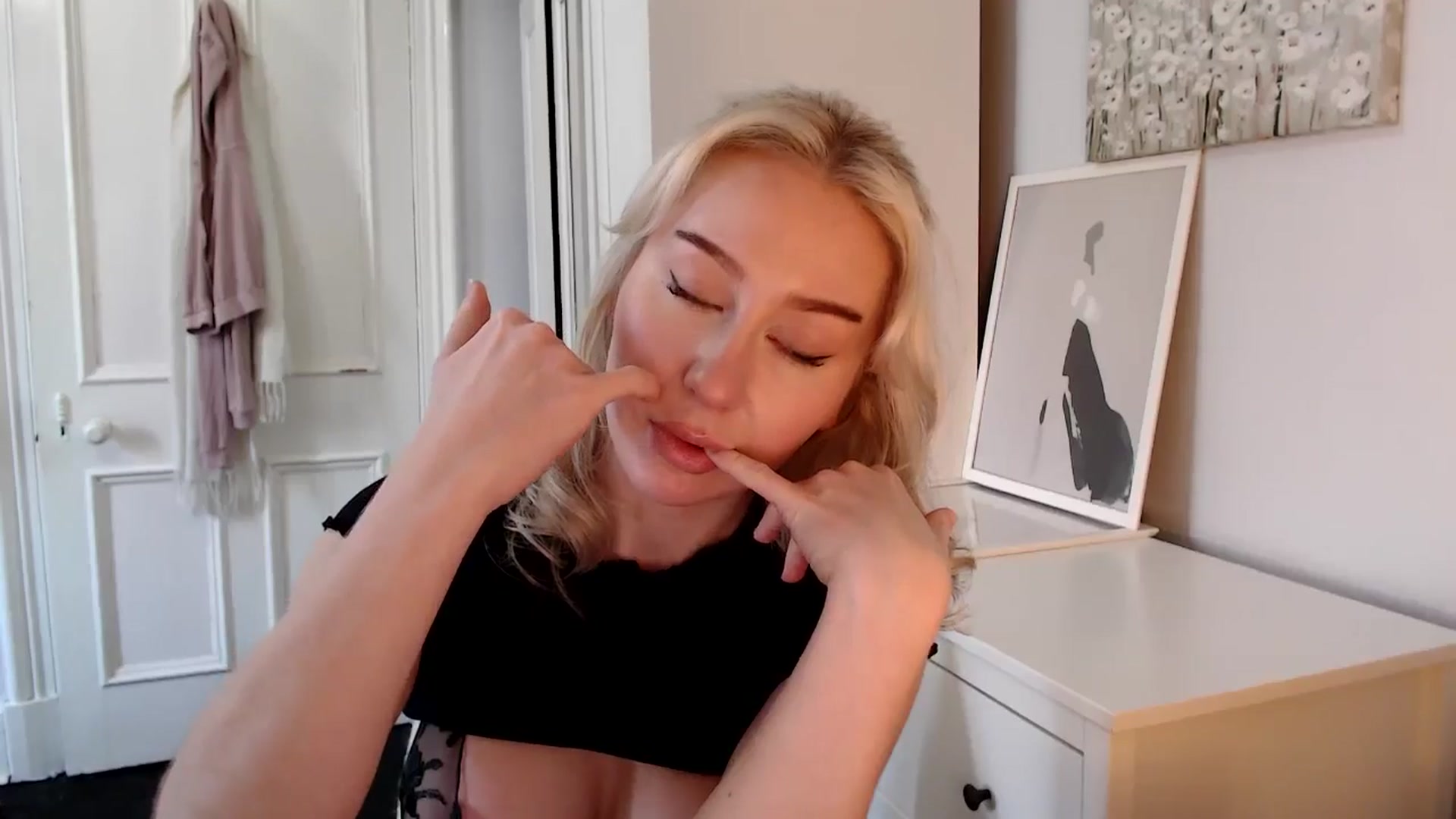 Gallery image thumbnail from British_Cutie's myfreecams stream on, 03/06/2025, 14:23 image 12 of 20