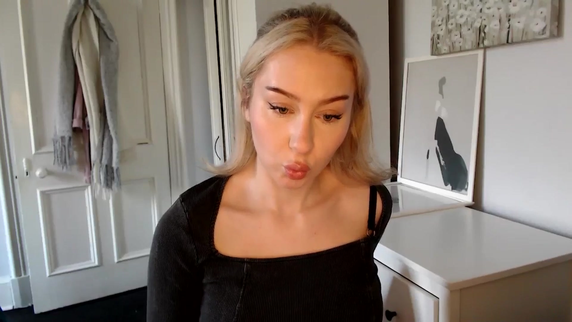Gallery image thumbnail from British_Cutie's myfreecams stream on, 03/08/2025, 12:44 image 8 of 20