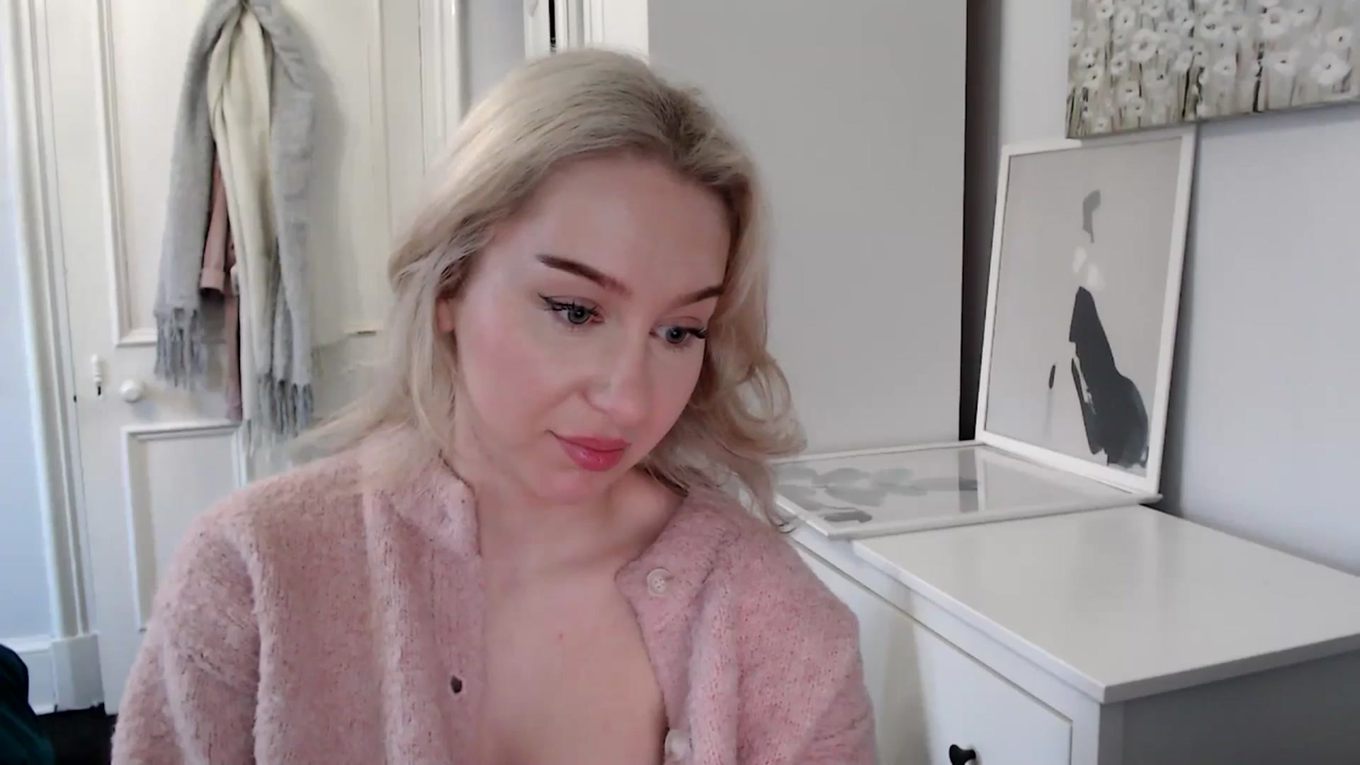 Gallery image thumbnail from British_Cutie's myfreecams stream on, 03/08/2025, 16:49 image 11 of 20