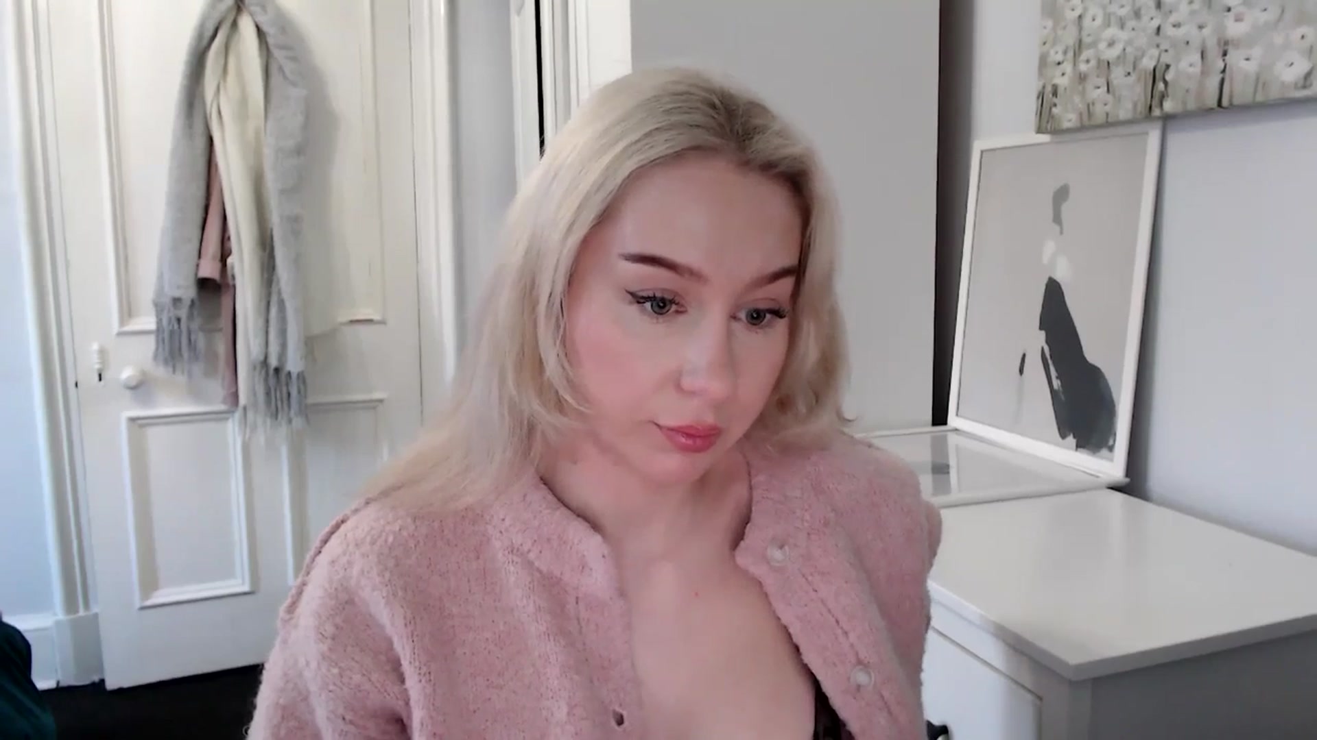 Gallery image thumbnail from British_Cutie's myfreecams stream on, 03/08/2025, 16:49 image 15 of 20