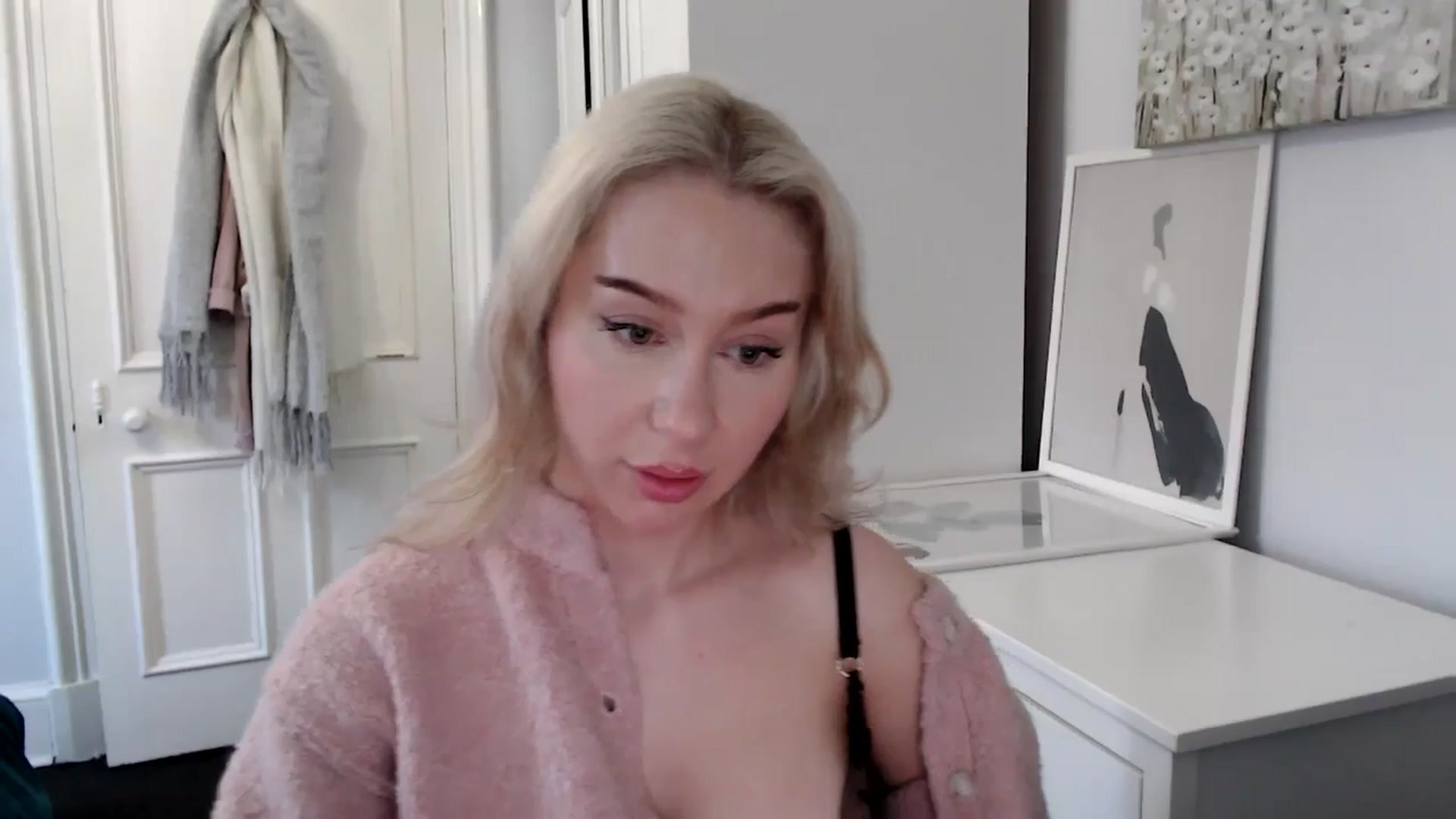 Gallery image thumbnail from British_Cutie's myfreecams stream on, 03/08/2025, 16:49 image 10 of 20