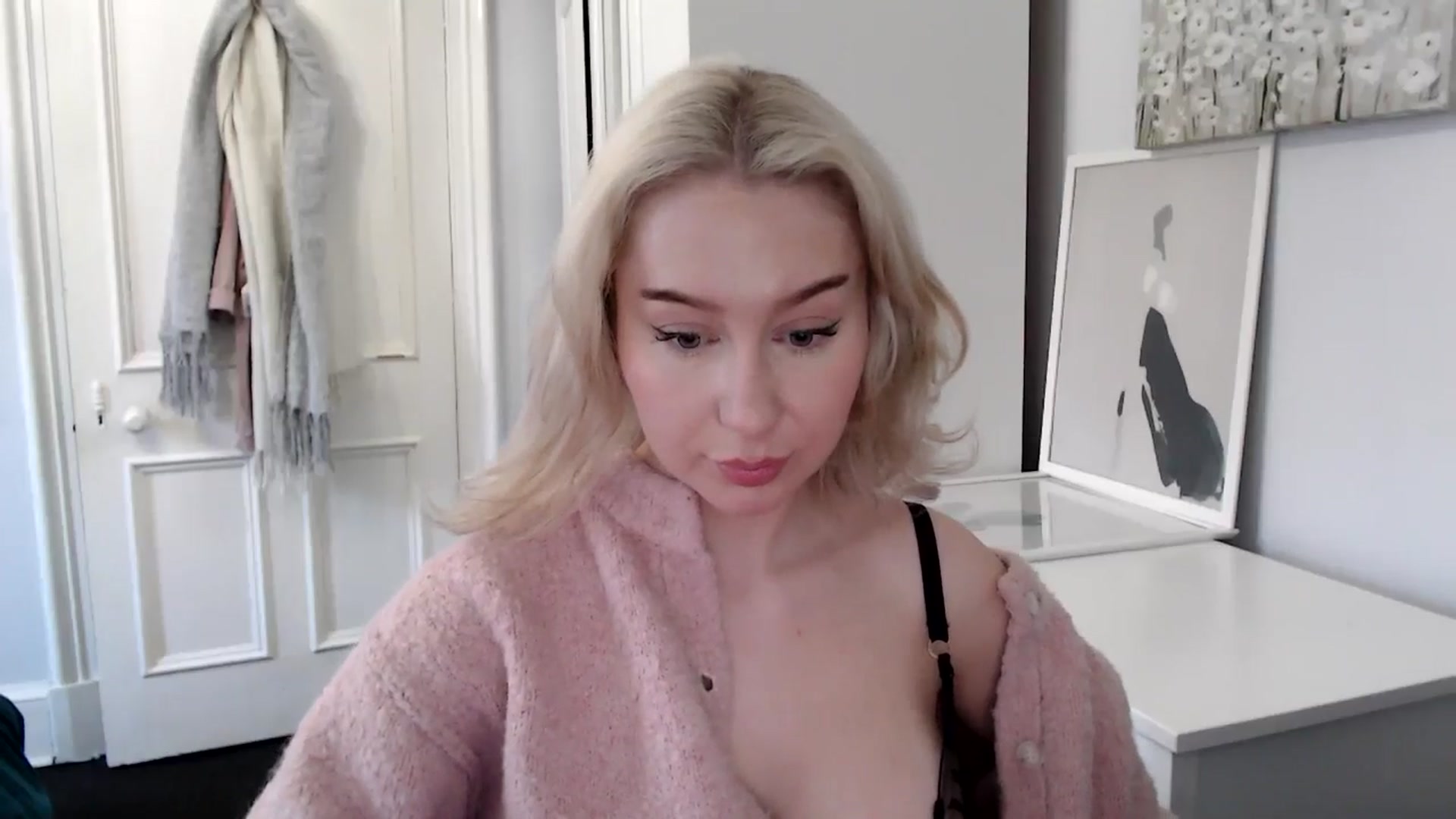Gallery image thumbnail from British_Cutie's myfreecams stream on, 03/08/2025, 16:49 image 9 of 20