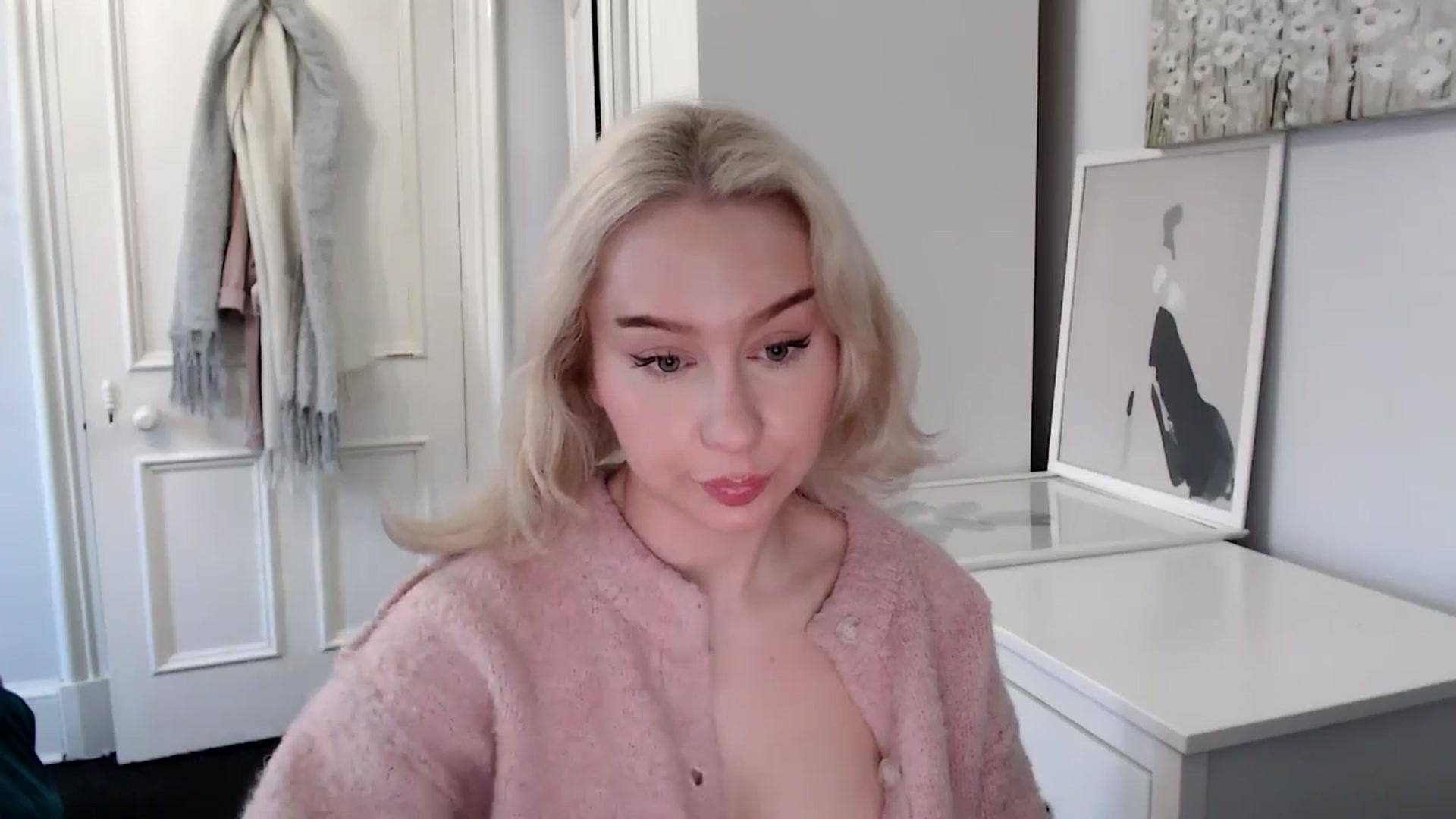 Gallery image thumbnail from British_Cutie's myfreecams stream on, 03/08/2025, 16:49 image 16 of 20