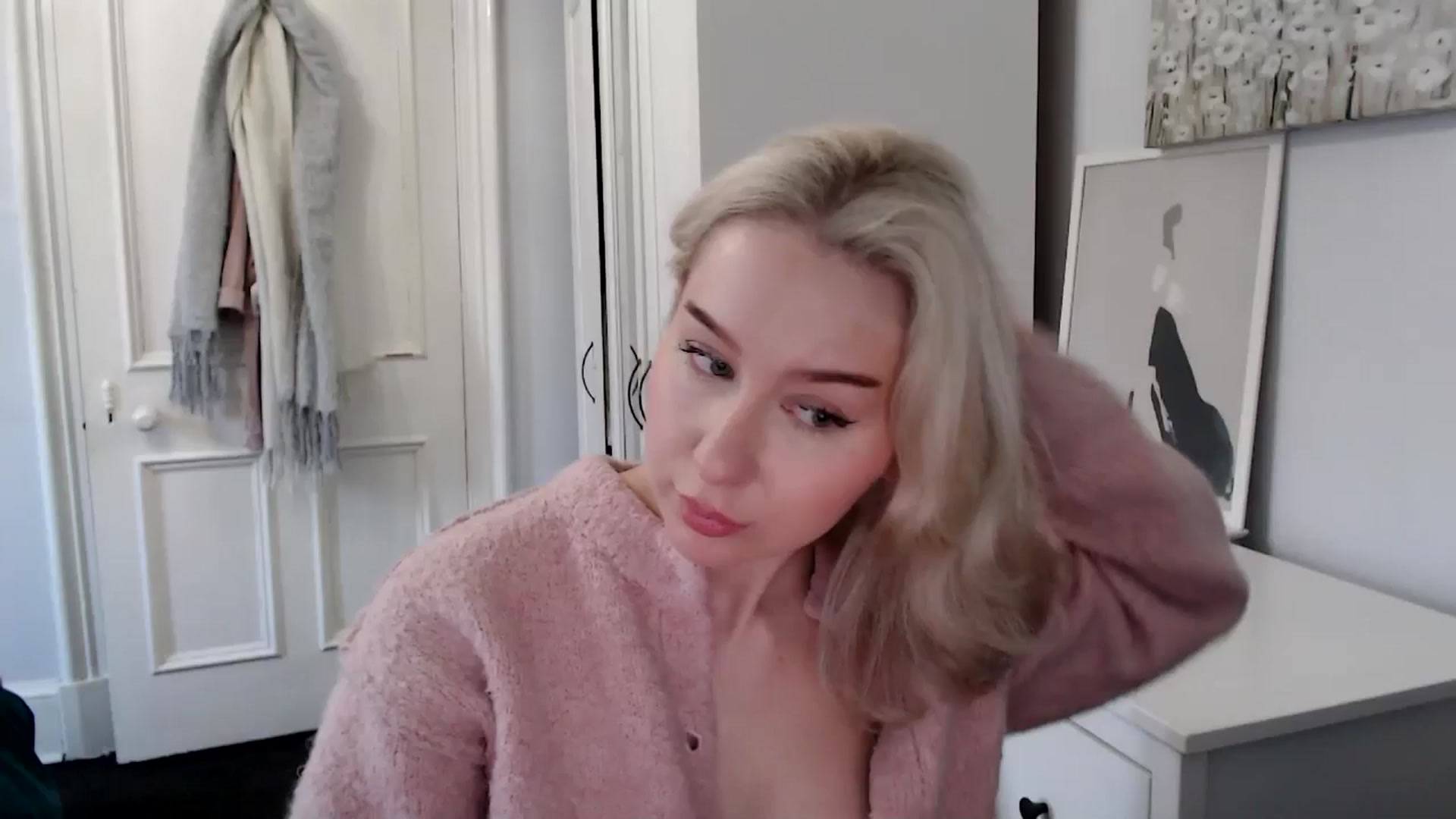 Gallery image thumbnail from British_Cutie's myfreecams stream on, 03/08/2025, 16:49 image 14 of 20