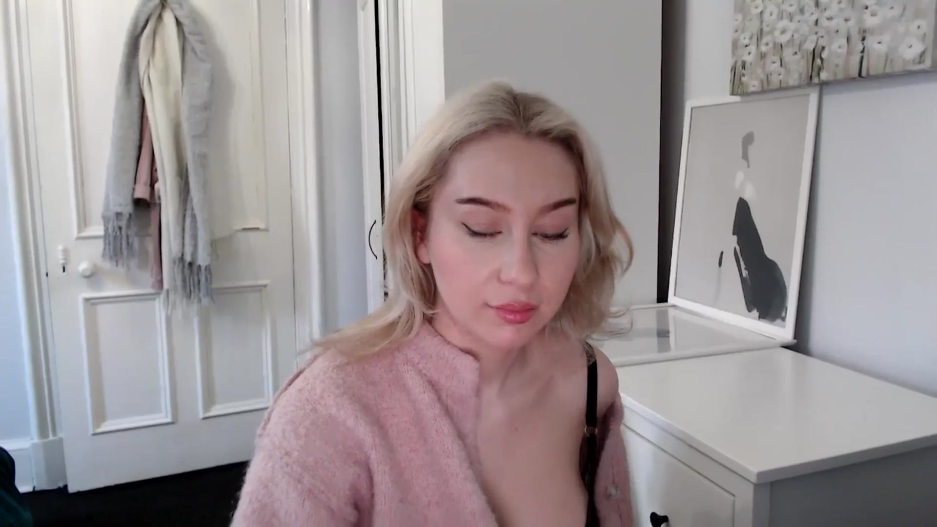 Gallery image thumbnail from British_Cutie's myfreecams stream on, 03/08/2025, 16:49 image 8 of 20