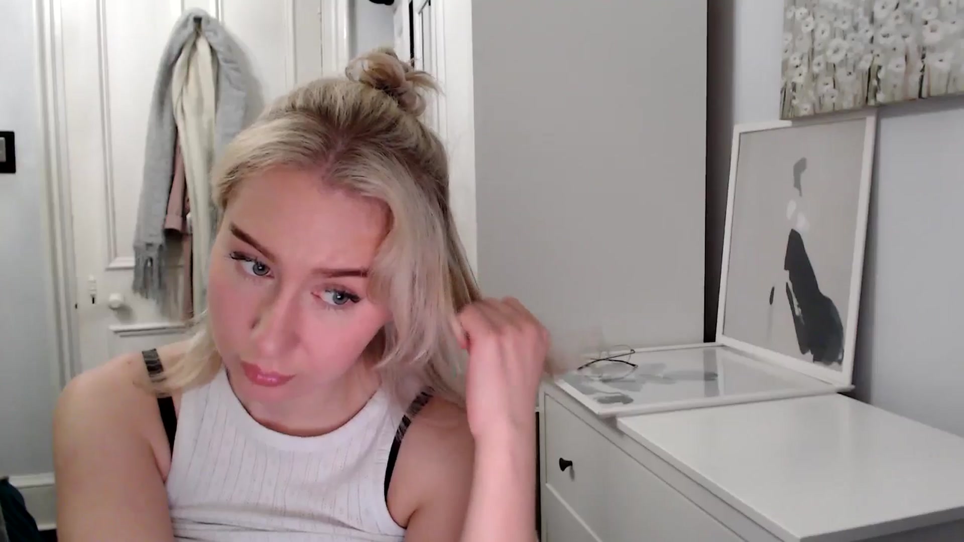 Gallery image thumbnail from British_Cutie's myfreecams stream on, 03/08/2025, 19:35 image 12 of 20