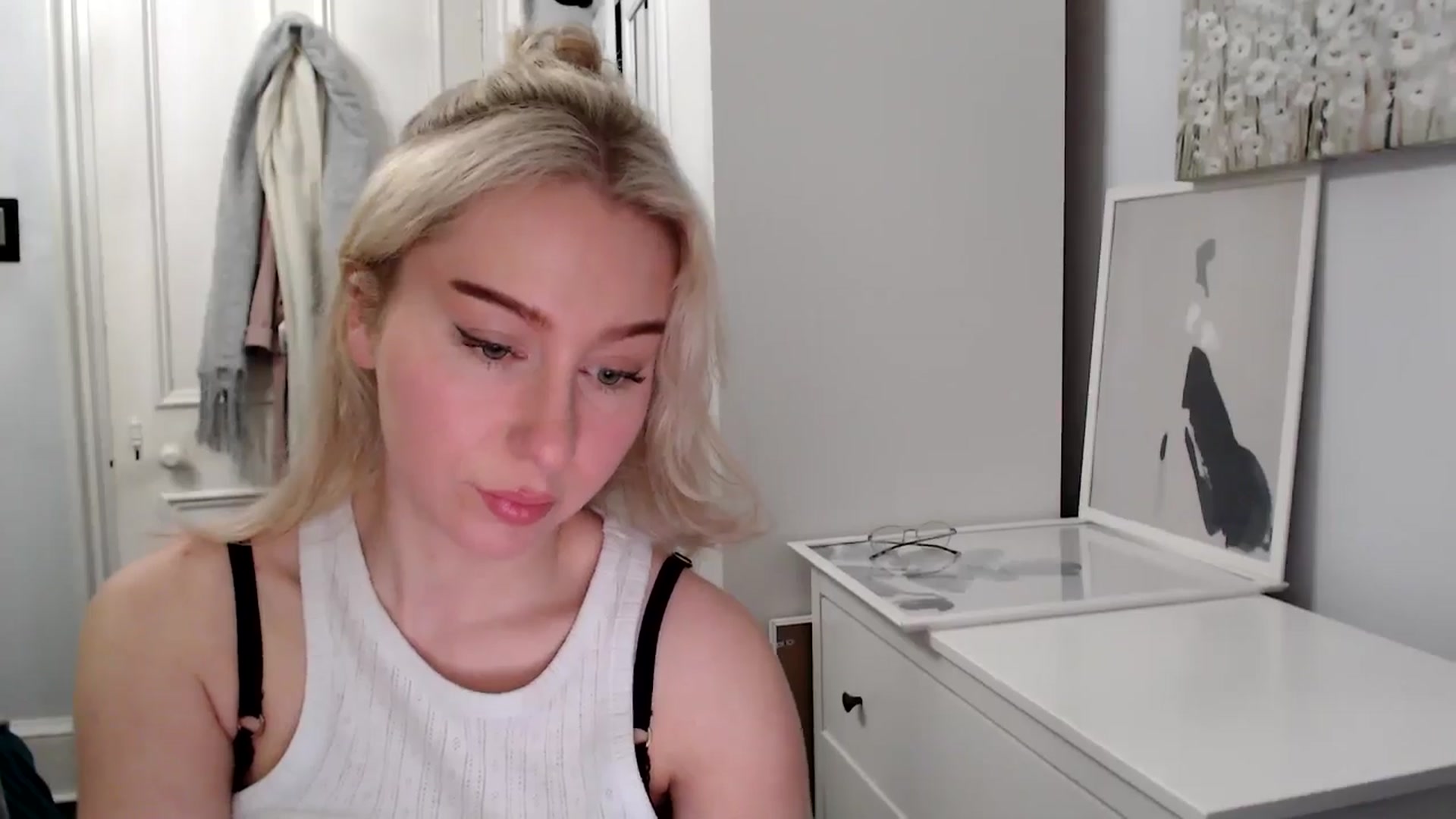 Gallery image thumbnail from British_Cutie's myfreecams stream on, 03/08/2025, 19:35 image 16 of 20