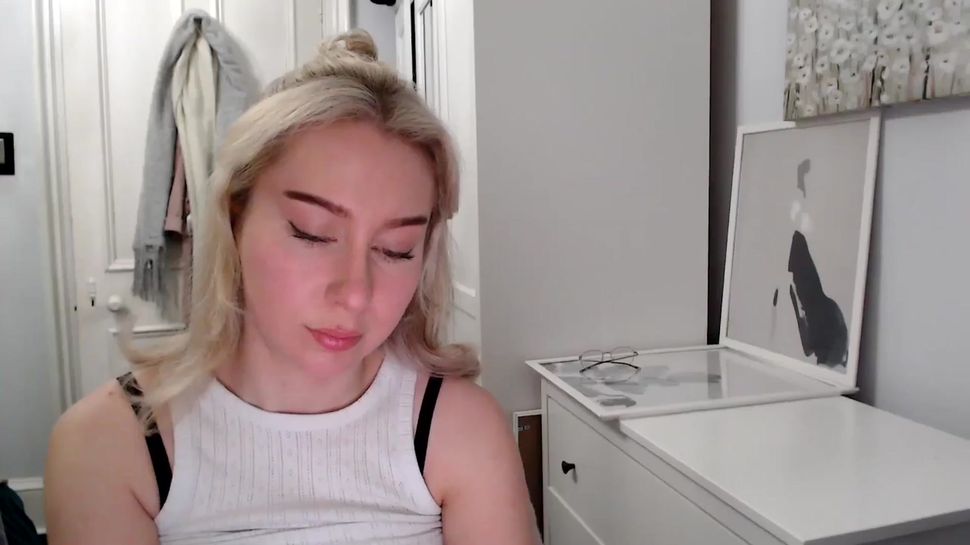 Gallery image thumbnail from British_Cutie's myfreecams stream on, 03/08/2025, 19:35 image 9 of 20