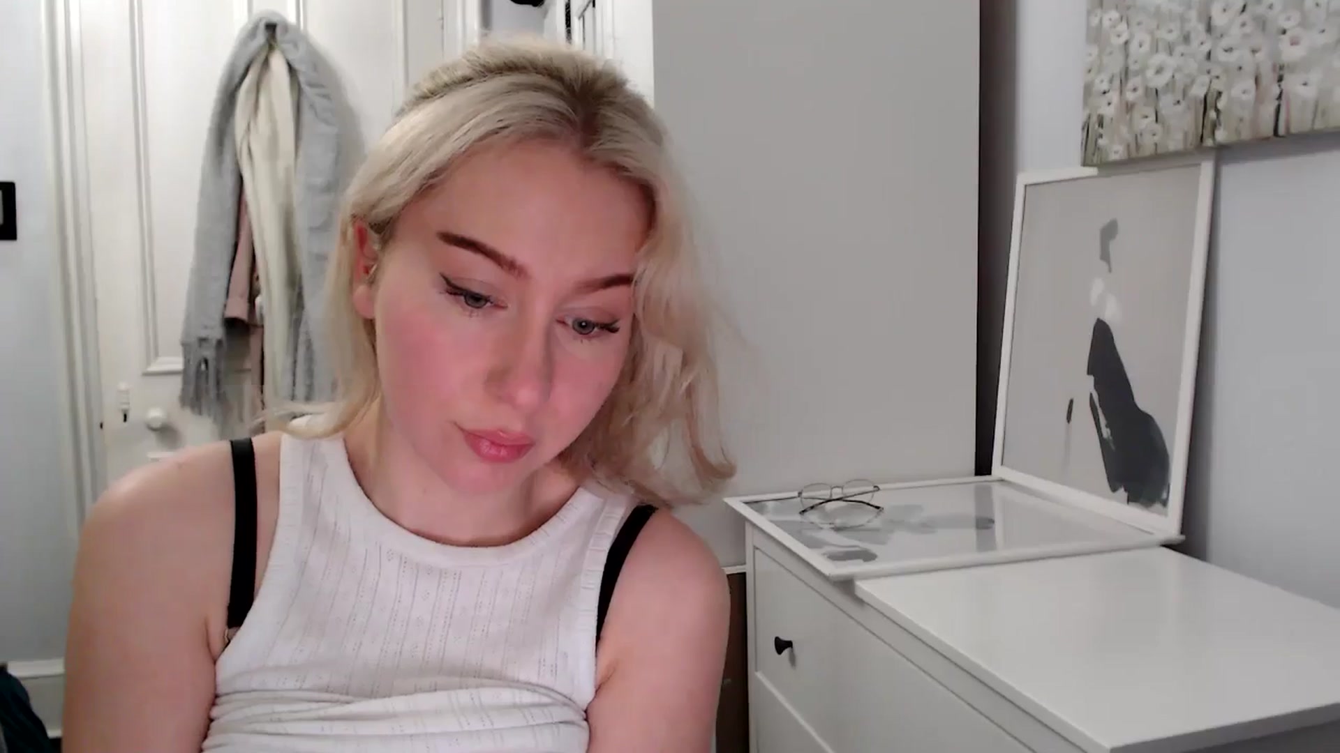 Gallery image thumbnail from British_Cutie's myfreecams stream on, 03/08/2025, 19:35 image 4 of 20