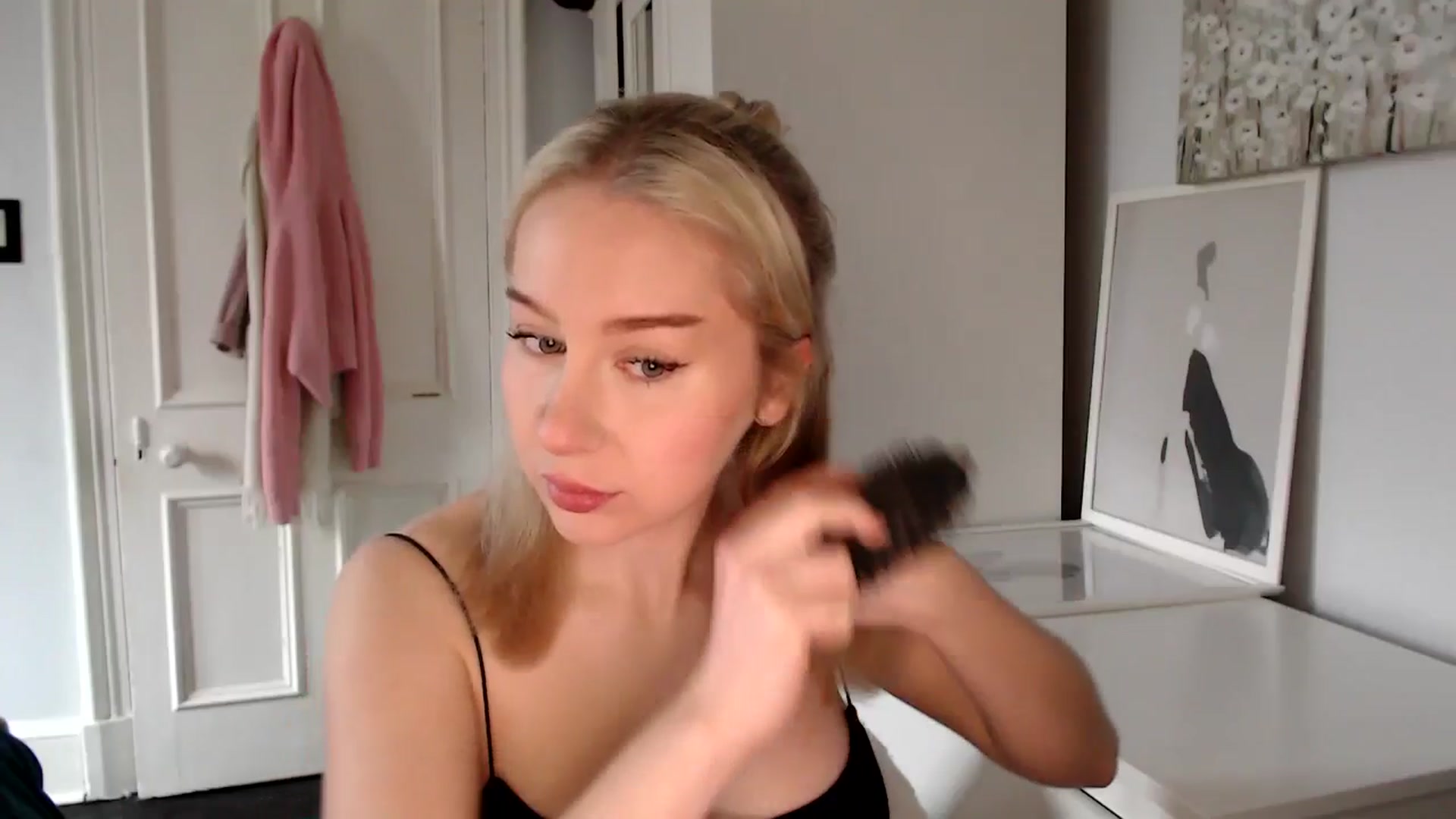 Gallery image thumbnail from British_Cutie's myfreecams stream on, 03/10/2025, 10:13 image 16 of 20