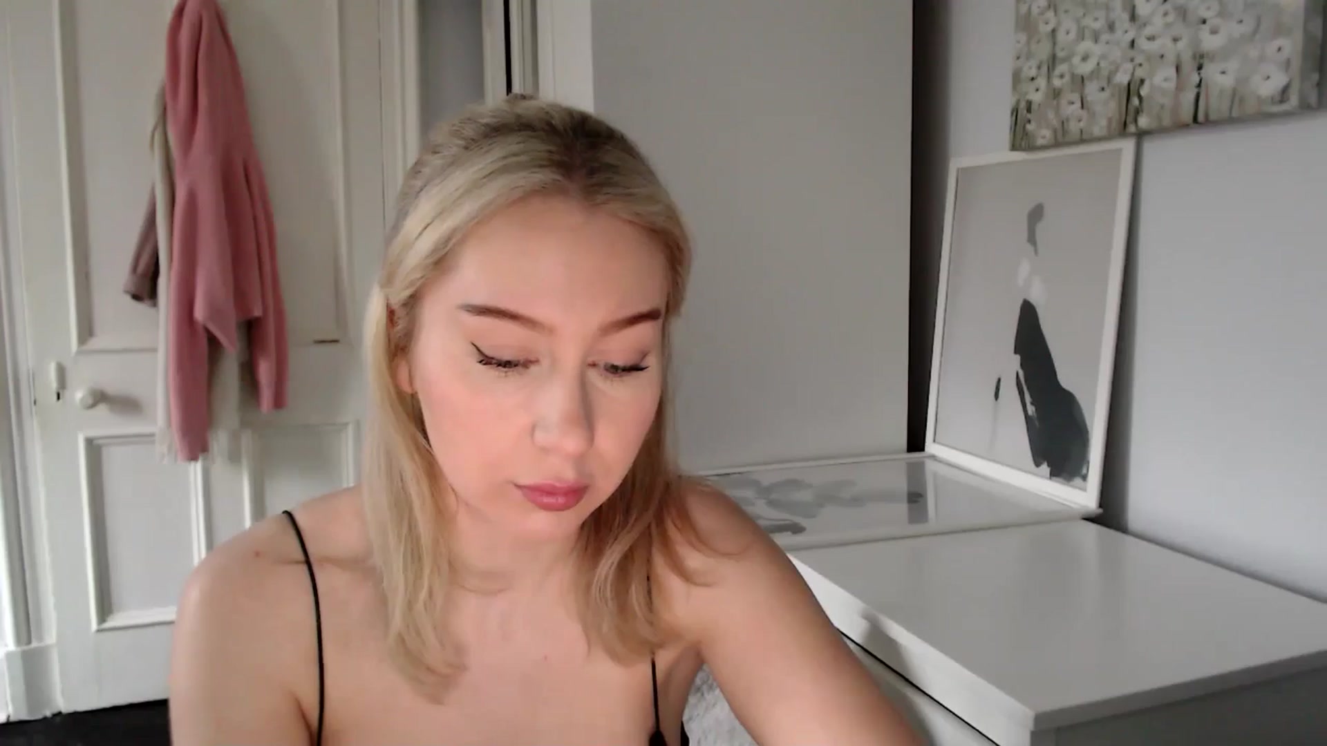 Gallery image thumbnail from British_Cutie's myfreecams stream on, 03/10/2025, 11:26 image 16 of 20