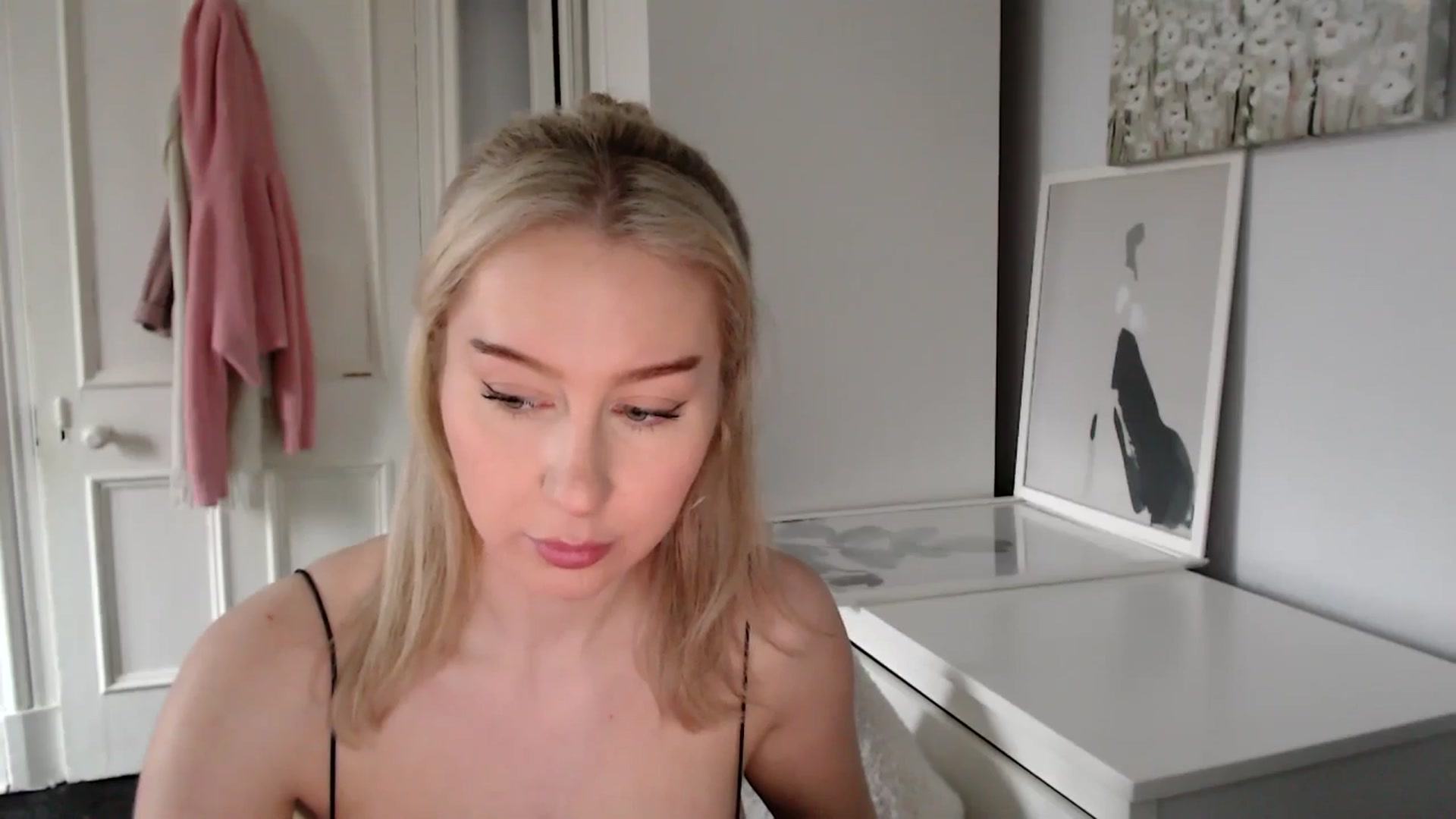 Gallery image thumbnail from British_Cutie's myfreecams stream on, 03/10/2025, 11:26 image 17 of 20