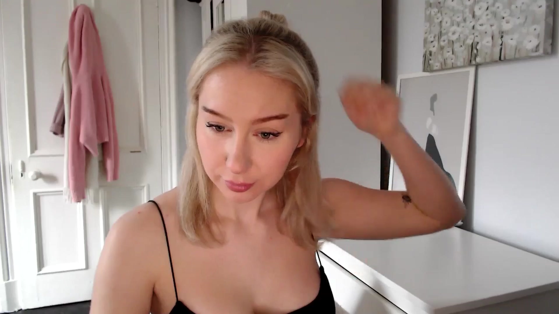 Gallery image thumbnail from British_Cutie's myfreecams stream on, 03/10/2025, 11:26 image 8 of 20