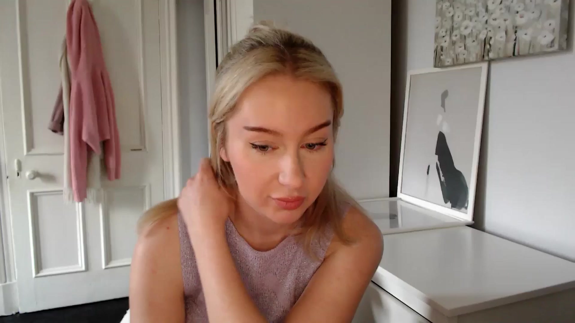 Gallery image thumbnail from British_Cutie's myfreecams stream on, 03/10/2025, 15:39 image 17 of 20
