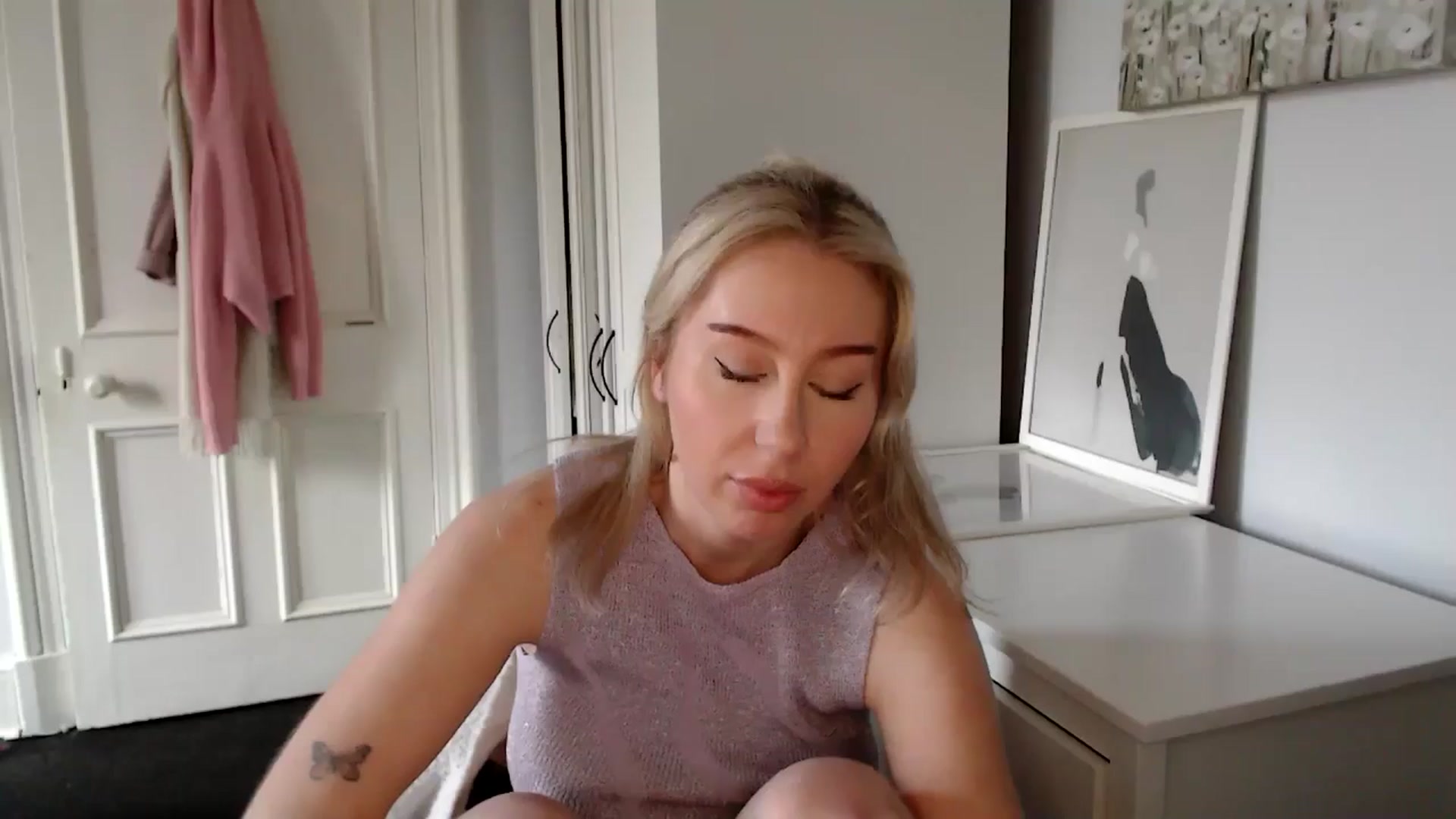 Gallery image thumbnail from British_Cutie's myfreecams stream on, 03/10/2025, 15:39 image 19 of 20