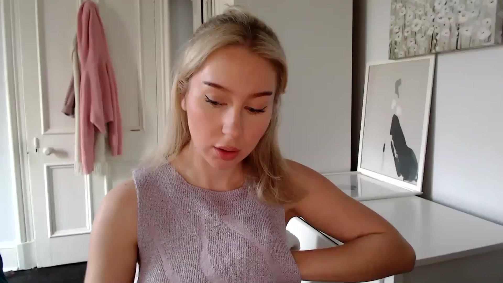 Gallery image thumbnail from British_Cutie's myfreecams stream on, 03/10/2025, 15:39 image 10 of 20