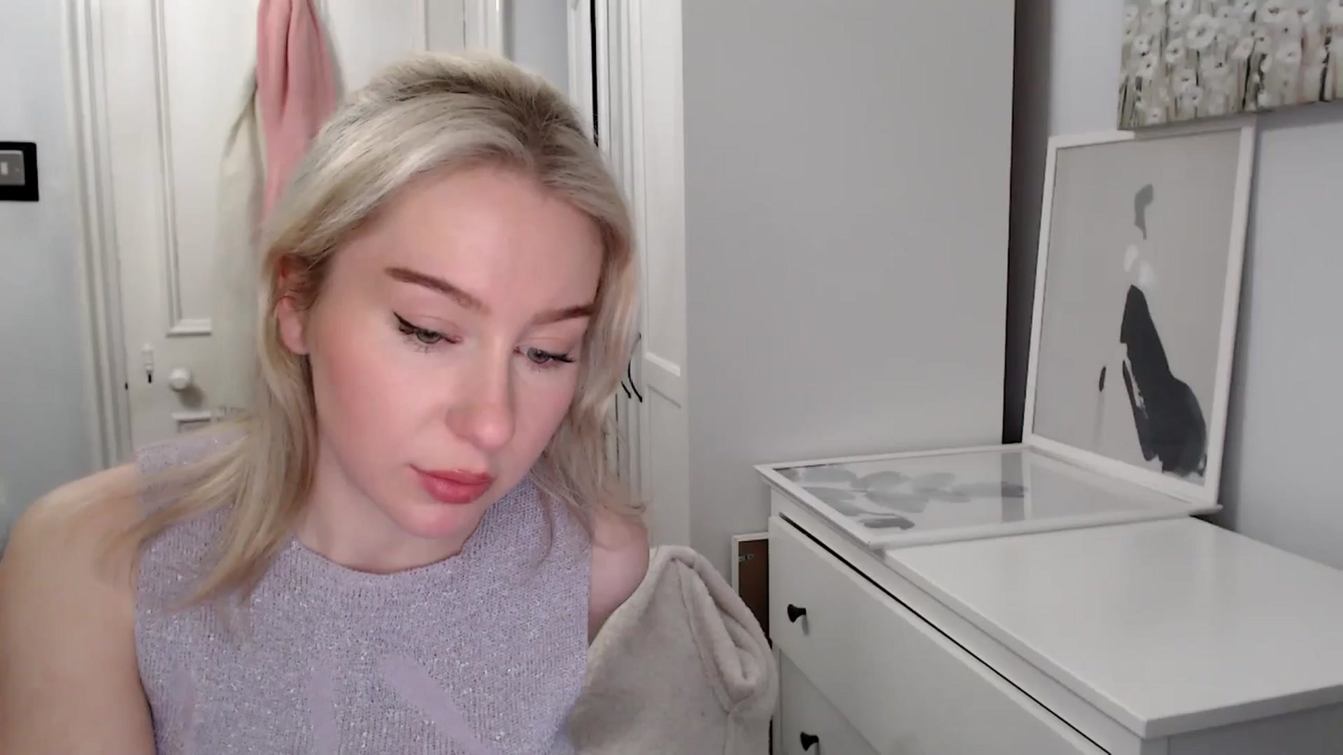 Gallery image thumbnail from British_Cutie's myfreecams stream on, 03/10/2025, 19:52 image 14 of 20