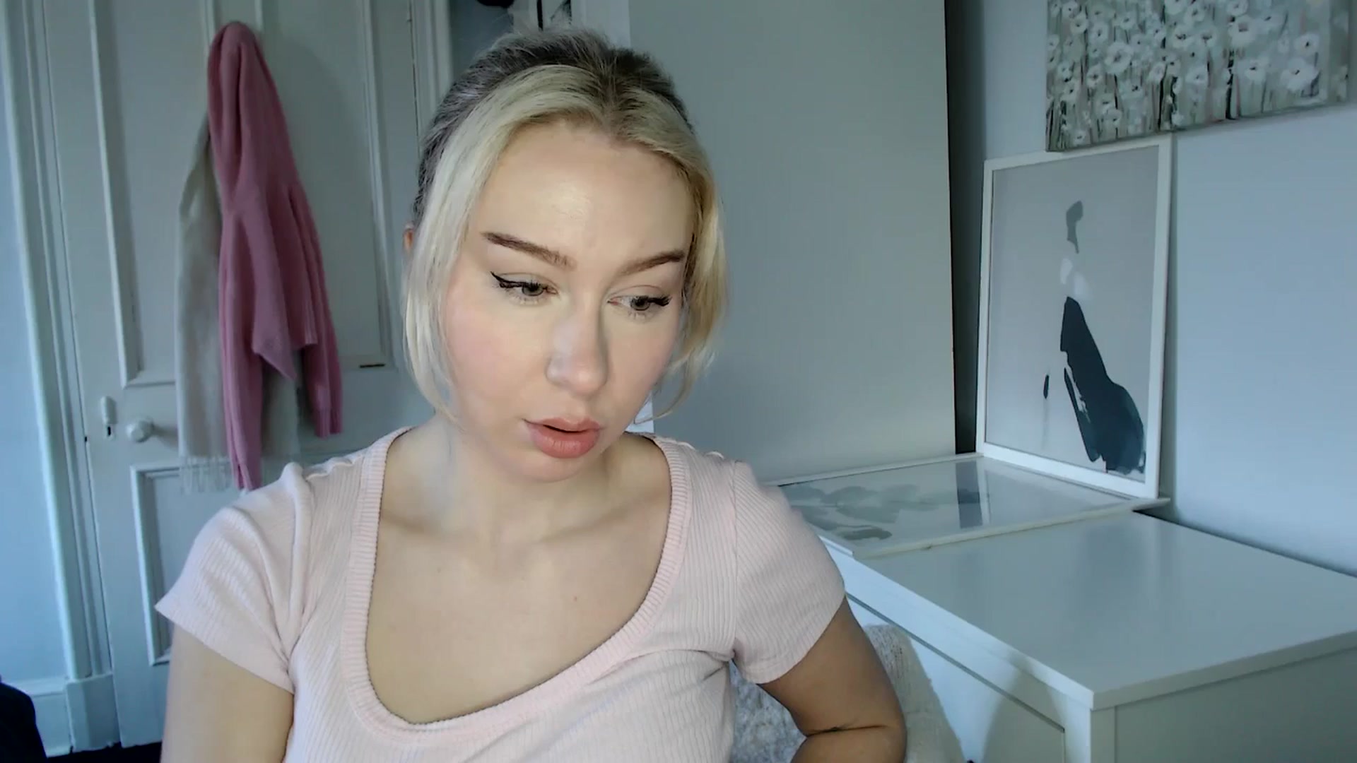 Gallery image thumbnail from British_Cutie's myfreecams stream on, 03/11/2025, 12:25 image 11 of 20