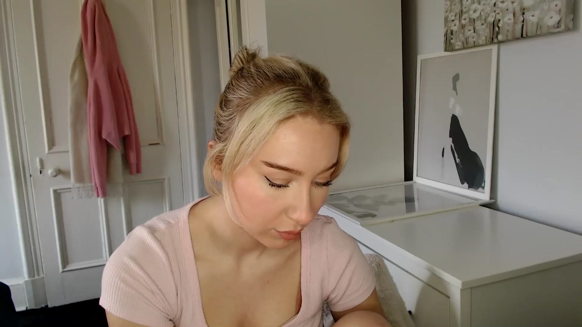 Gallery image thumbnail from British_Cutie's myfreecams stream on, 03/11/2025, 12:25 image 8 of 20