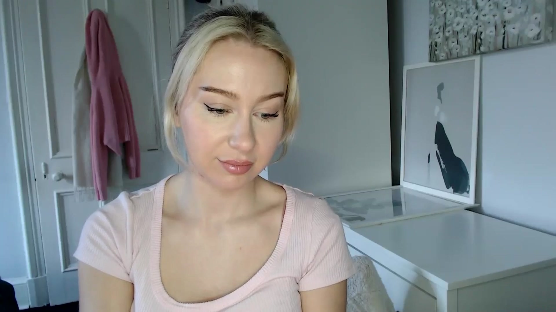 Gallery image thumbnail from British_Cutie's myfreecams stream on, 03/11/2025, 12:25 image 12 of 20