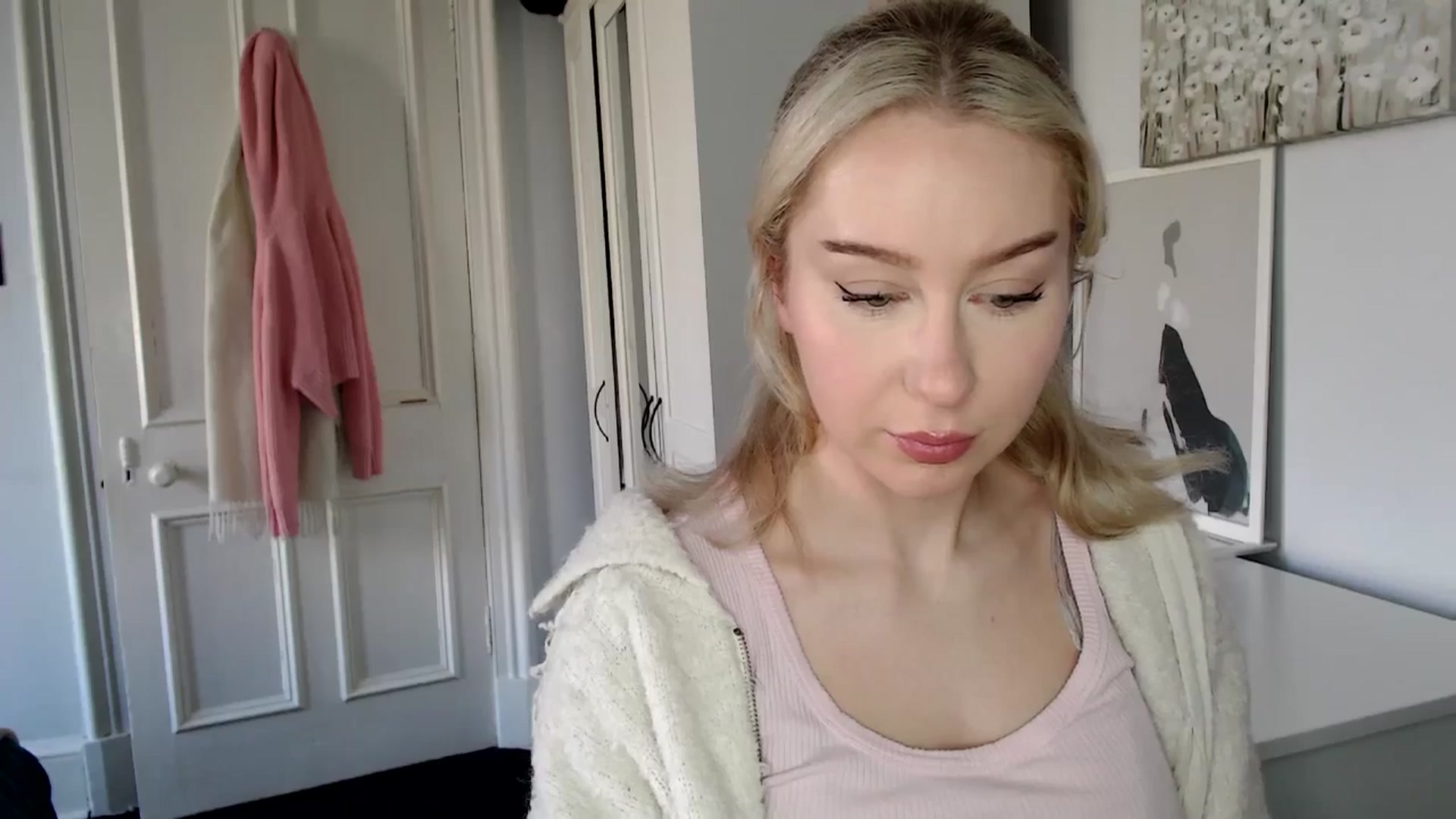 Gallery image thumbnail from British_Cutie's myfreecams stream on, 03/11/2025, 14:15 image 11 of 20
