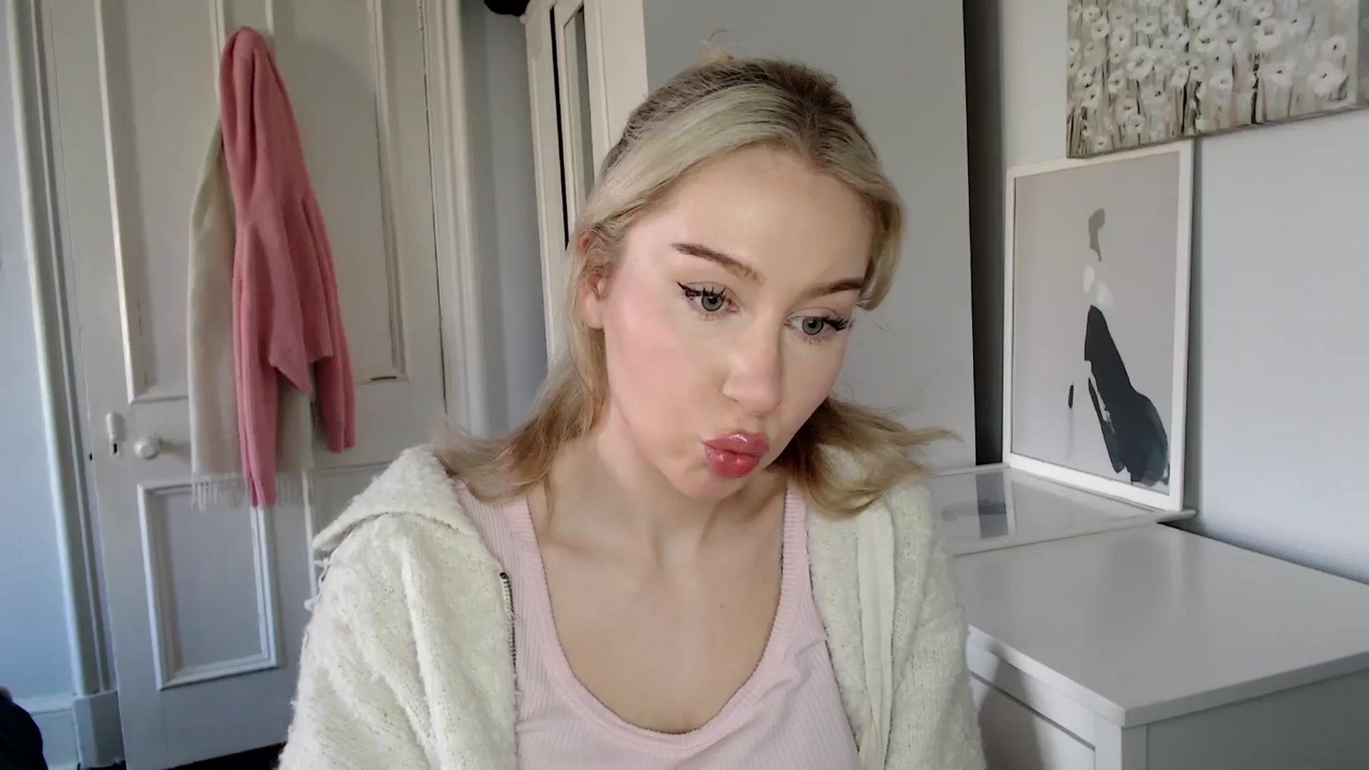 Gallery image thumbnail from British_Cutie's myfreecams stream on, 03/11/2025, 14:15 image 9 of 20