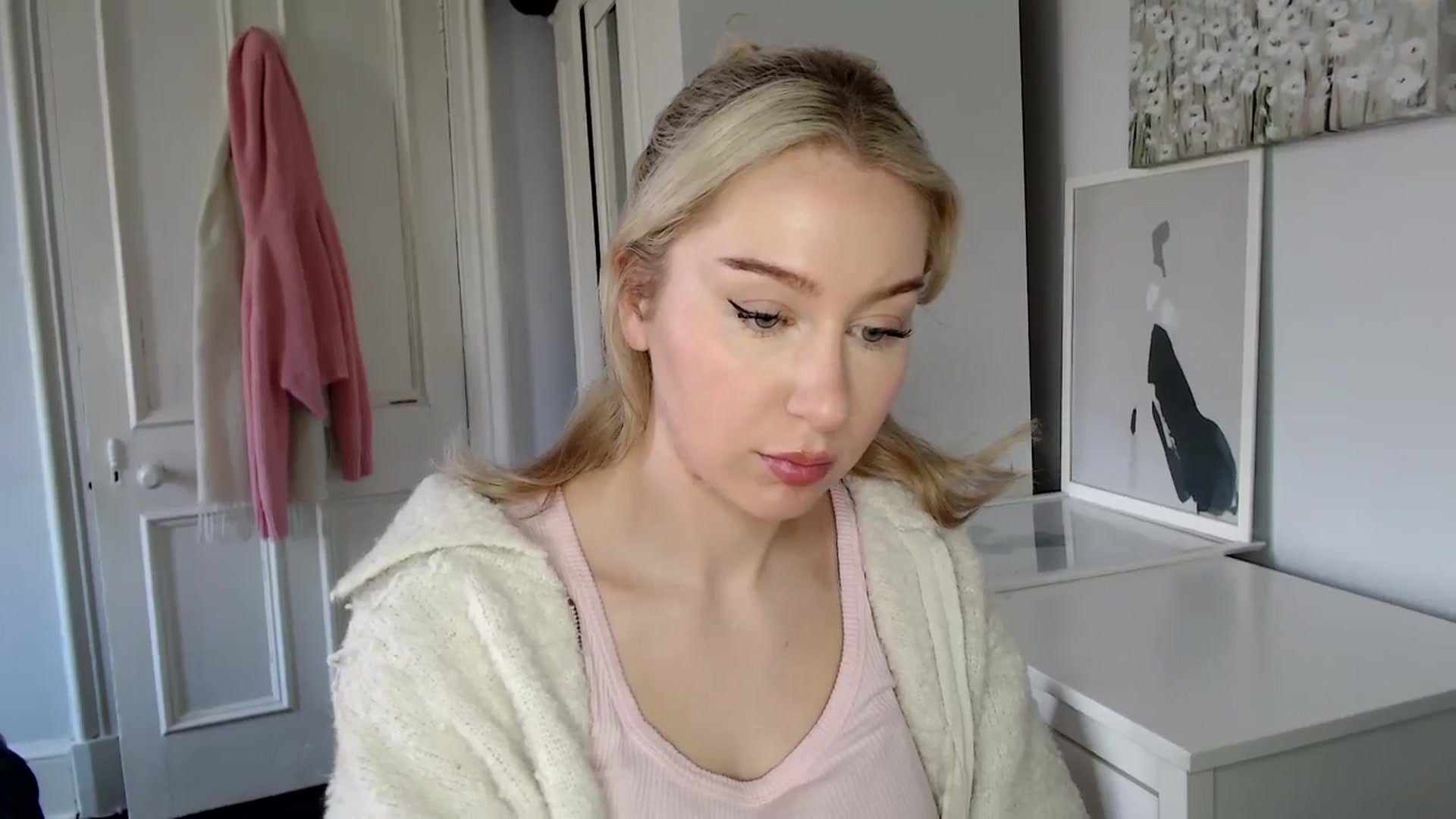 Gallery image thumbnail from British_Cutie's myfreecams stream on, 03/11/2025, 14:15 image 8 of 20