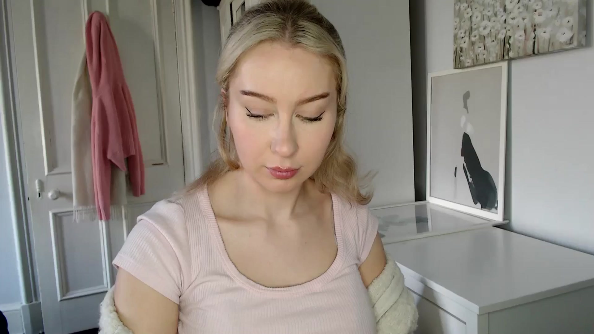 Gallery image thumbnail from British_Cutie's myfreecams stream on, 03/11/2025, 14:15 image 15 of 20