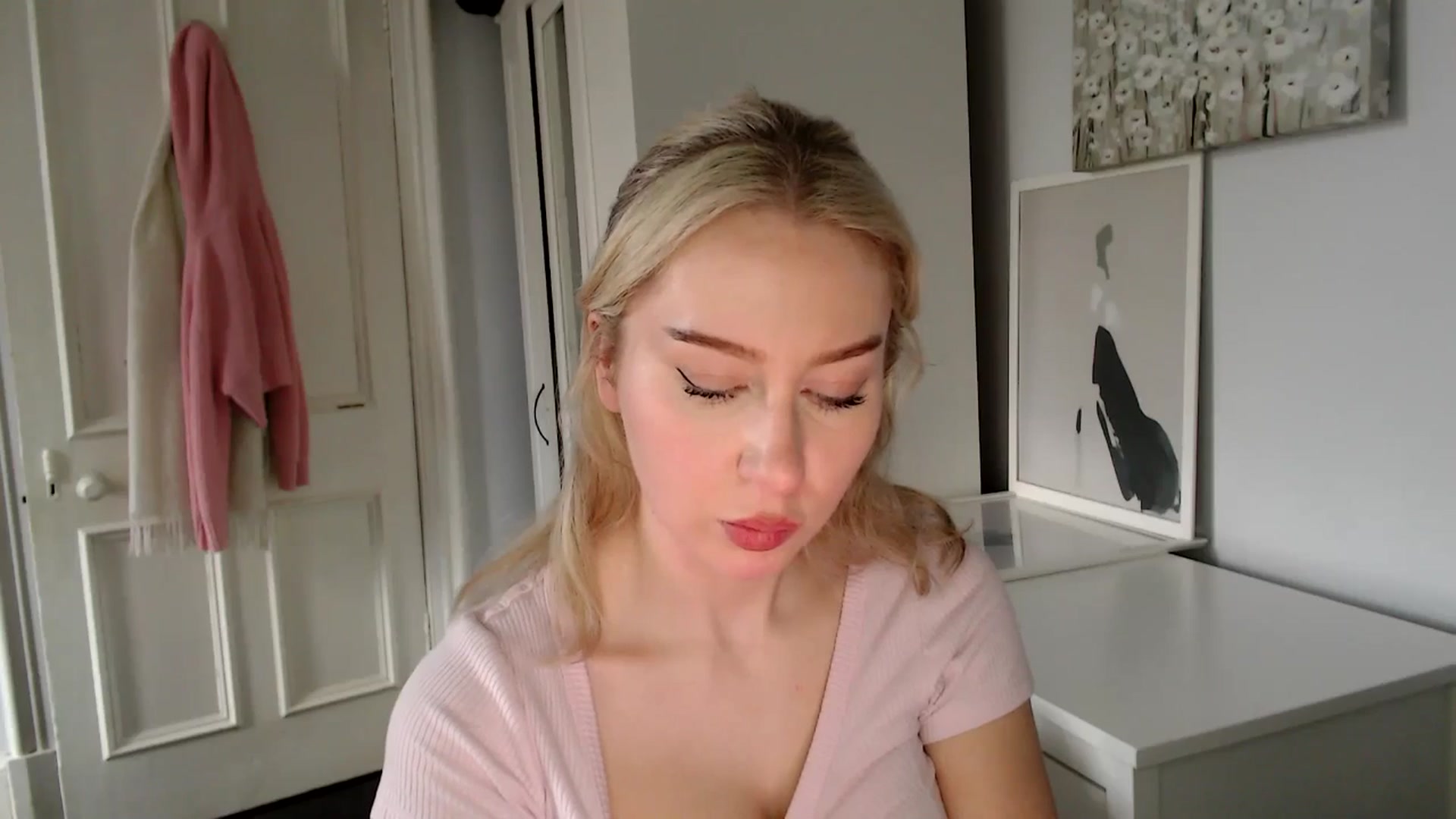 Gallery image thumbnail from British_Cutie's myfreecams stream on, 03/11/2025, 16:50 image 4 of 20