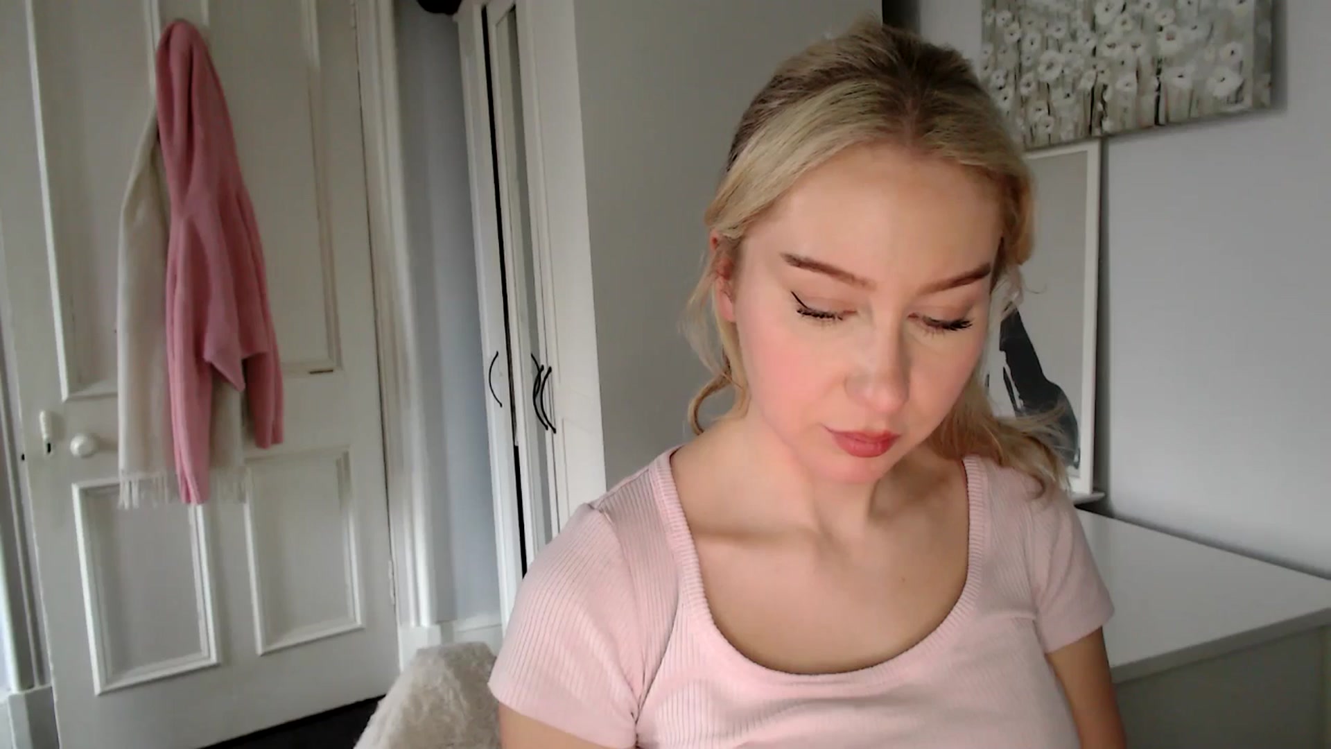 Gallery image thumbnail from British_Cutie's myfreecams stream on, 03/11/2025, 16:50 image 10 of 20