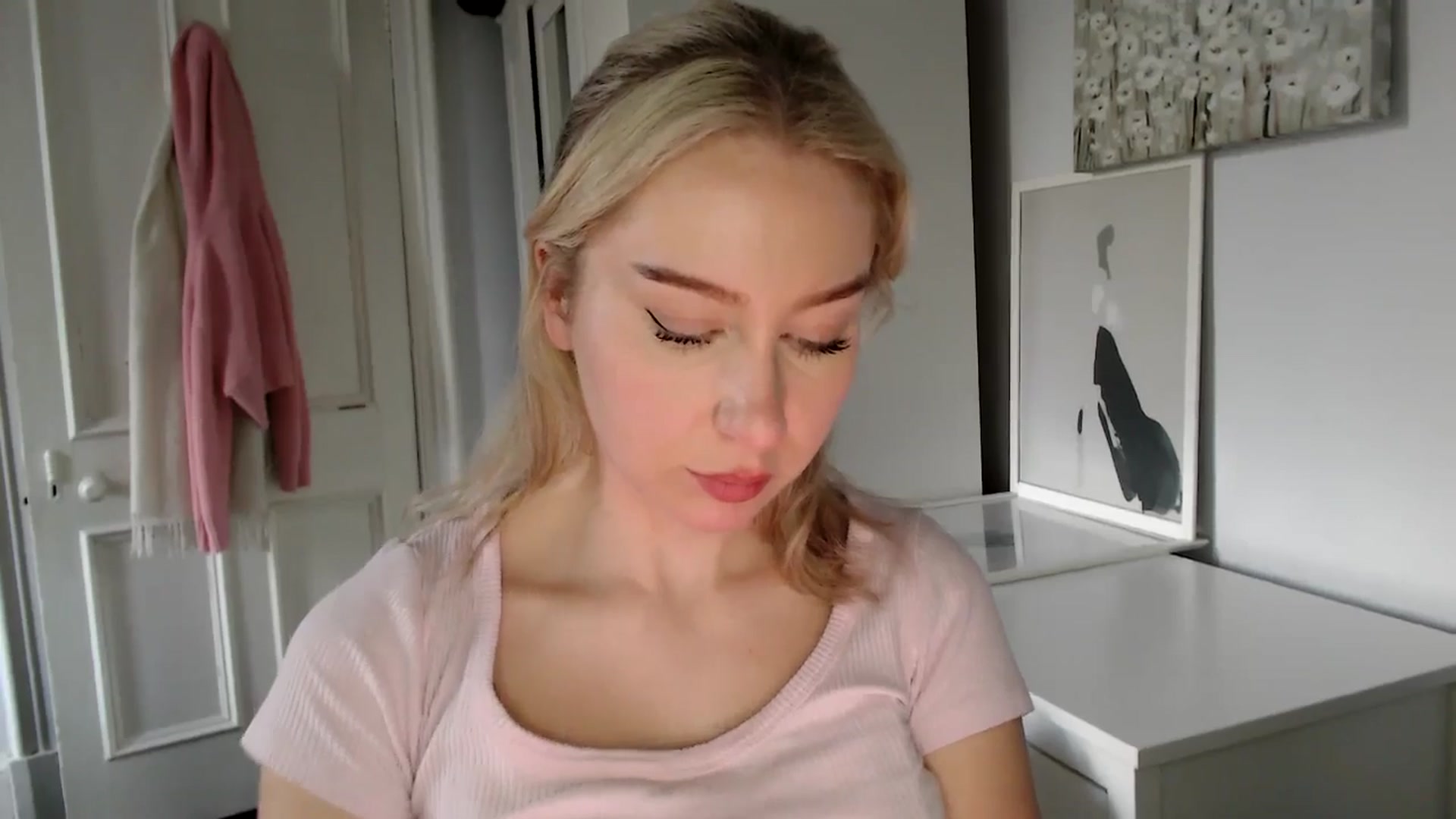 Gallery image thumbnail from British_Cutie's myfreecams stream on, 03/11/2025, 16:50 image 14 of 20