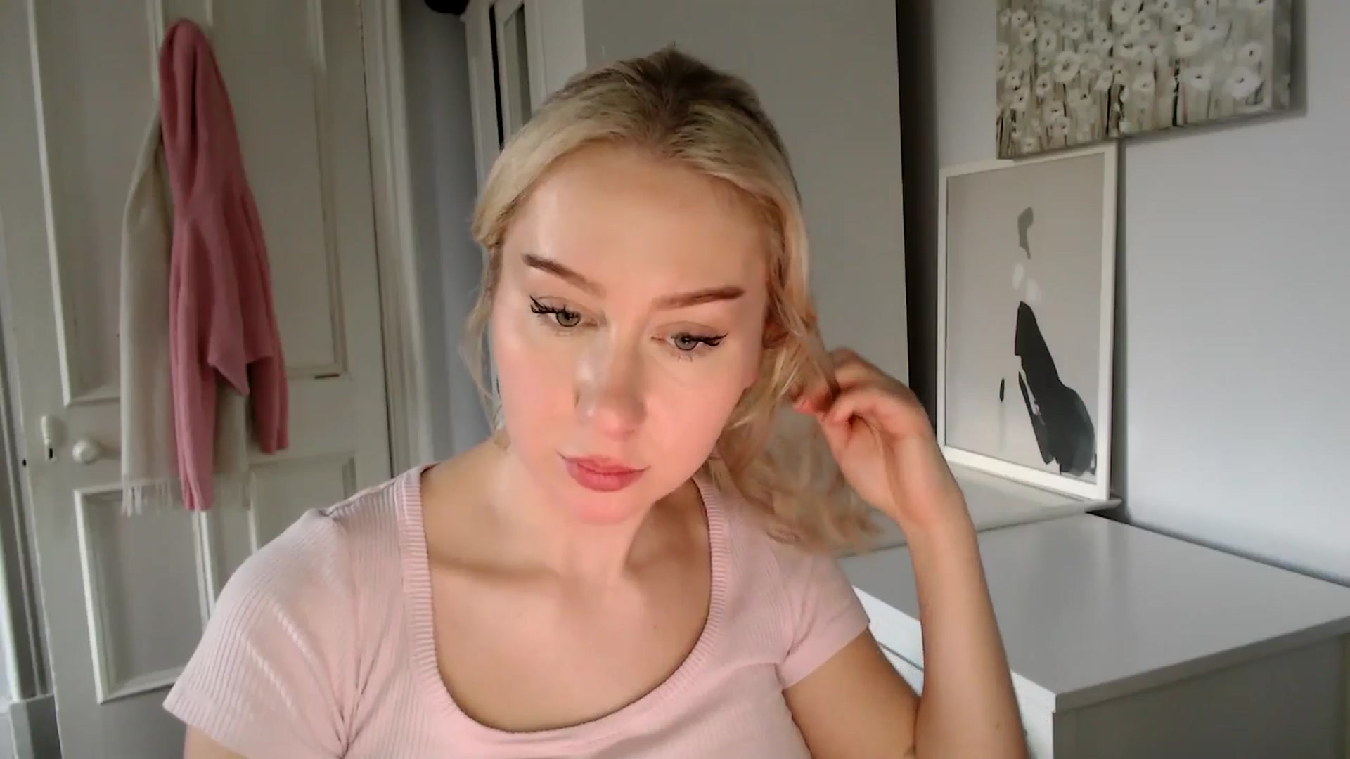 Gallery image thumbnail from British_Cutie's myfreecams stream on, 03/11/2025, 16:50 image 16 of 20