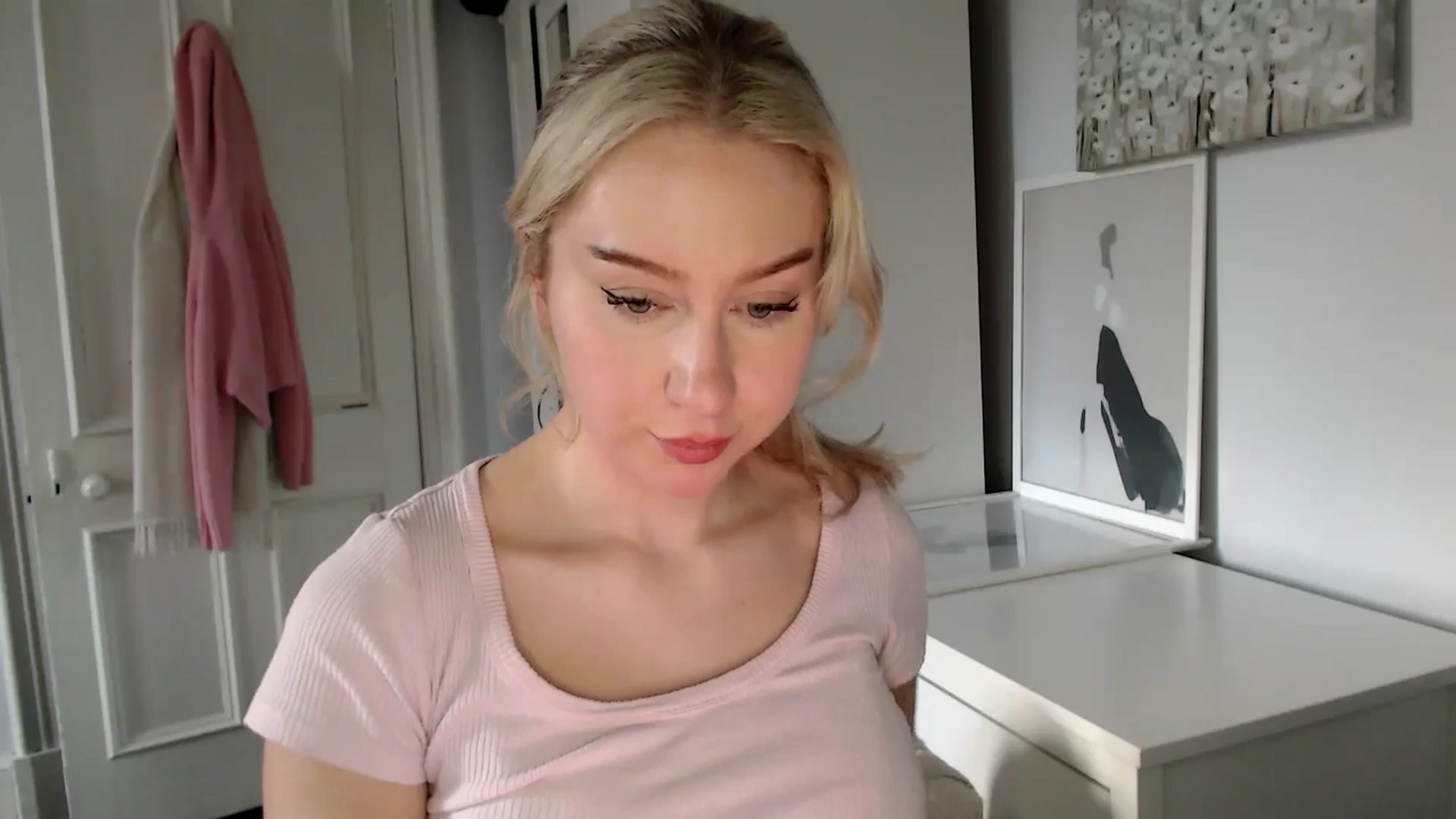 Gallery image thumbnail from British_Cutie's myfreecams stream on, 03/11/2025, 16:50 image 19 of 20