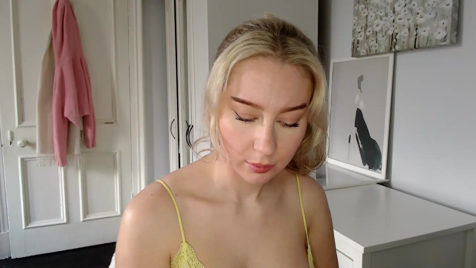 Gallery image thumbnail from British_Cutie's myfreecams stream on, 03/12/2025, 11:33 image 15 of 20