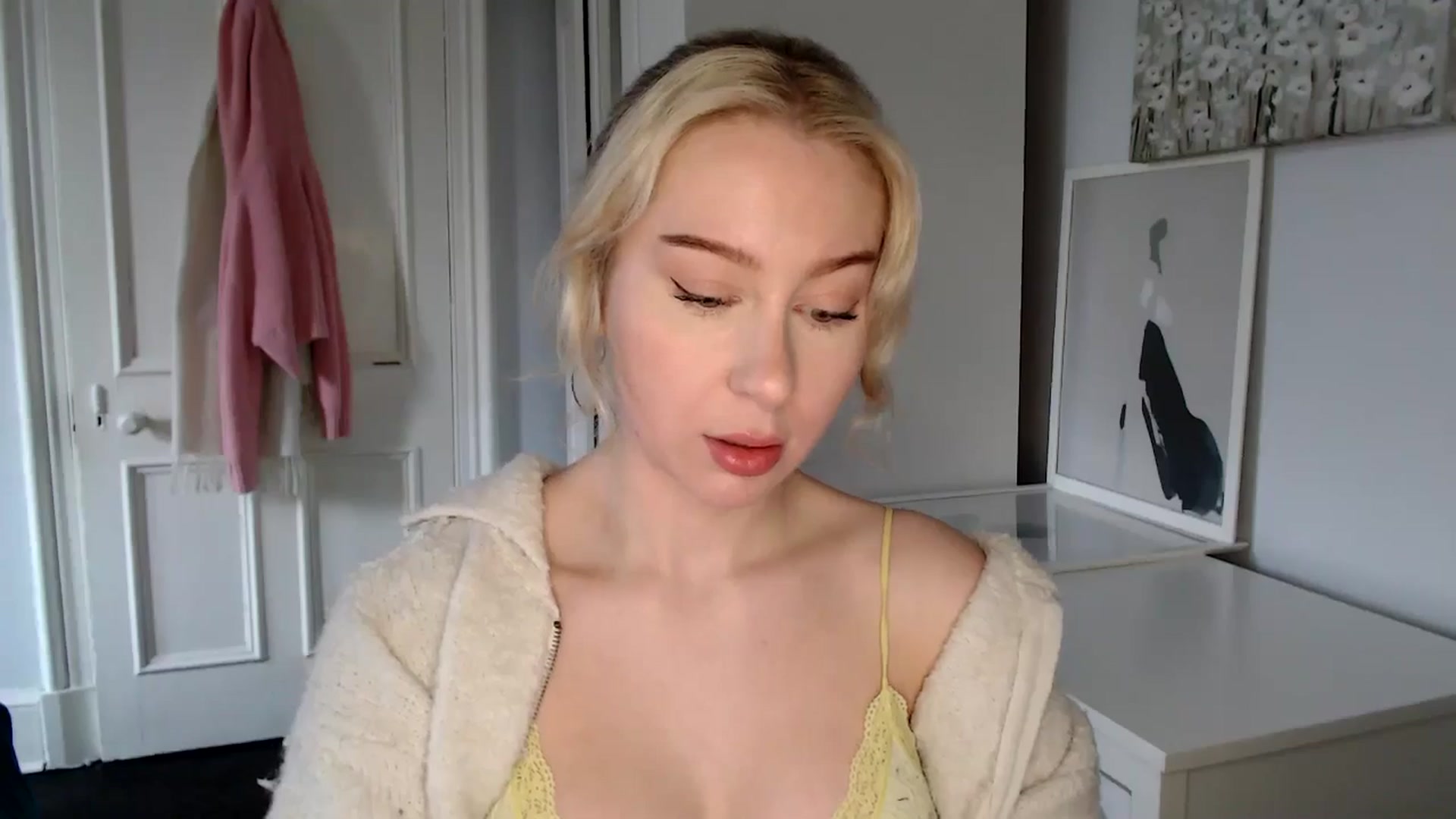 Gallery image thumbnail from British_Cutie's myfreecams stream on, 03/12/2025, 14:01 image 7 of 20