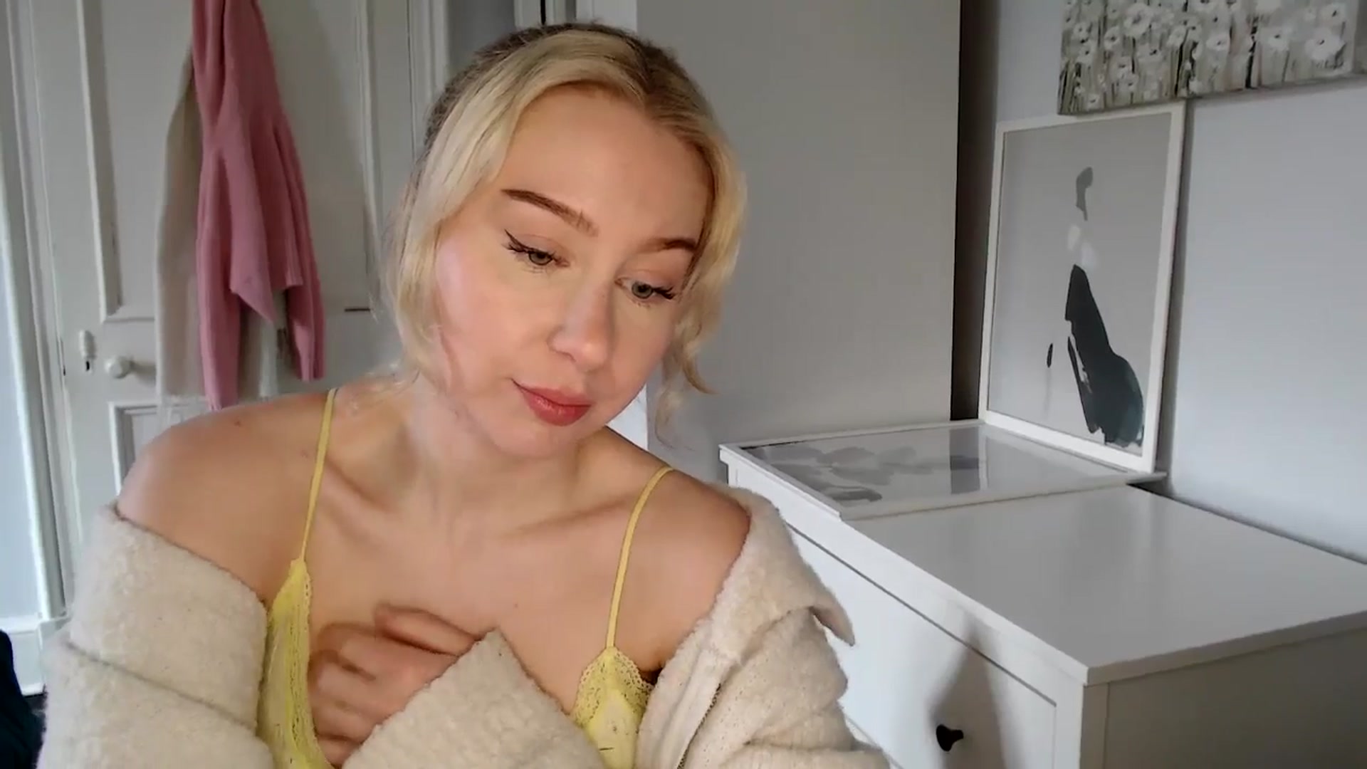 Gallery image thumbnail from British_Cutie's myfreecams stream on, 03/12/2025, 14:01 image 20 of 20