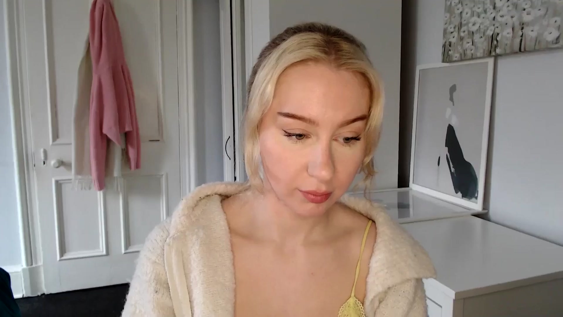 Gallery image thumbnail from British_Cutie's myfreecams stream on, 03/12/2025, 14:01 image 16 of 20