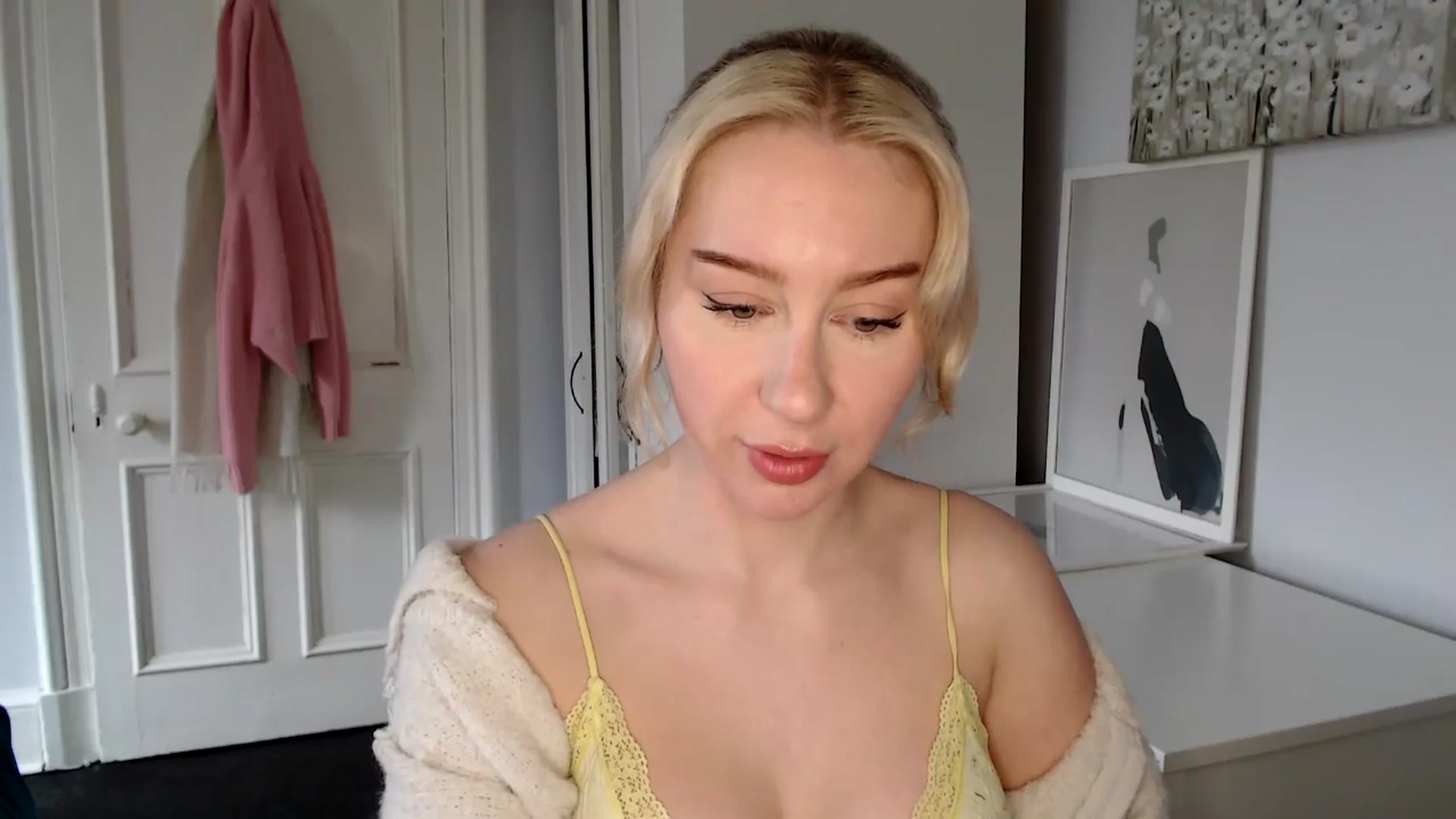 Gallery image thumbnail from British_Cutie's myfreecams stream on, 03/12/2025, 14:01 image 2 of 20