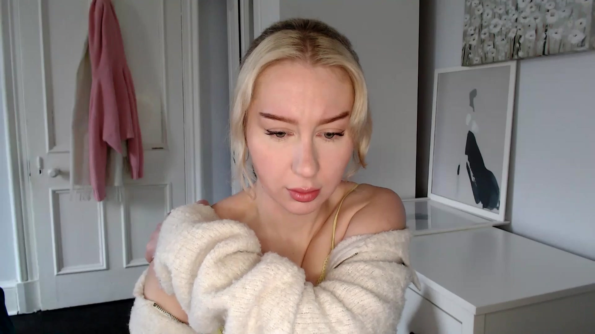 Gallery image thumbnail from British_Cutie's myfreecams stream on, 03/12/2025, 14:01 image 3 of 20