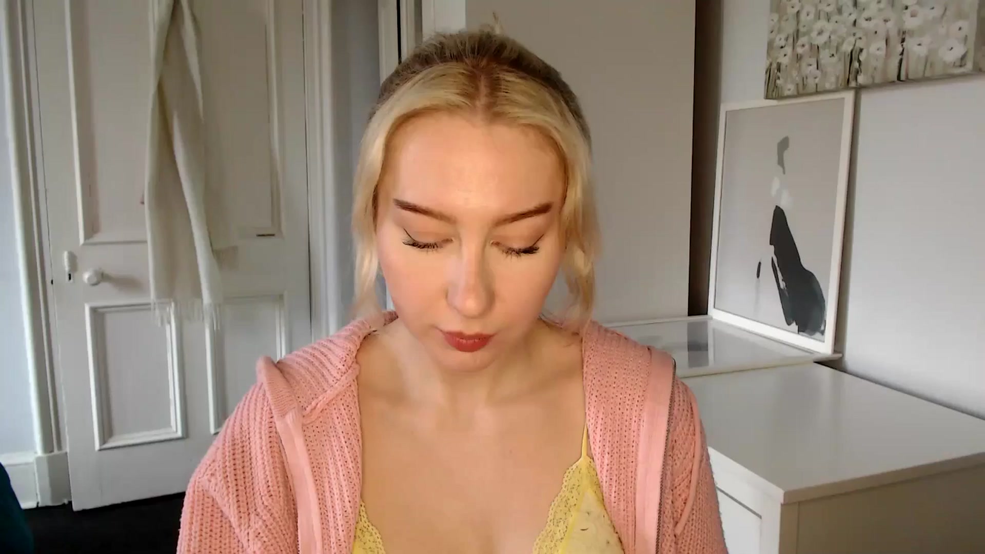 Gallery image thumbnail from British_Cutie's myfreecams stream on, 03/12/2025, 16:13 image 8 of 20