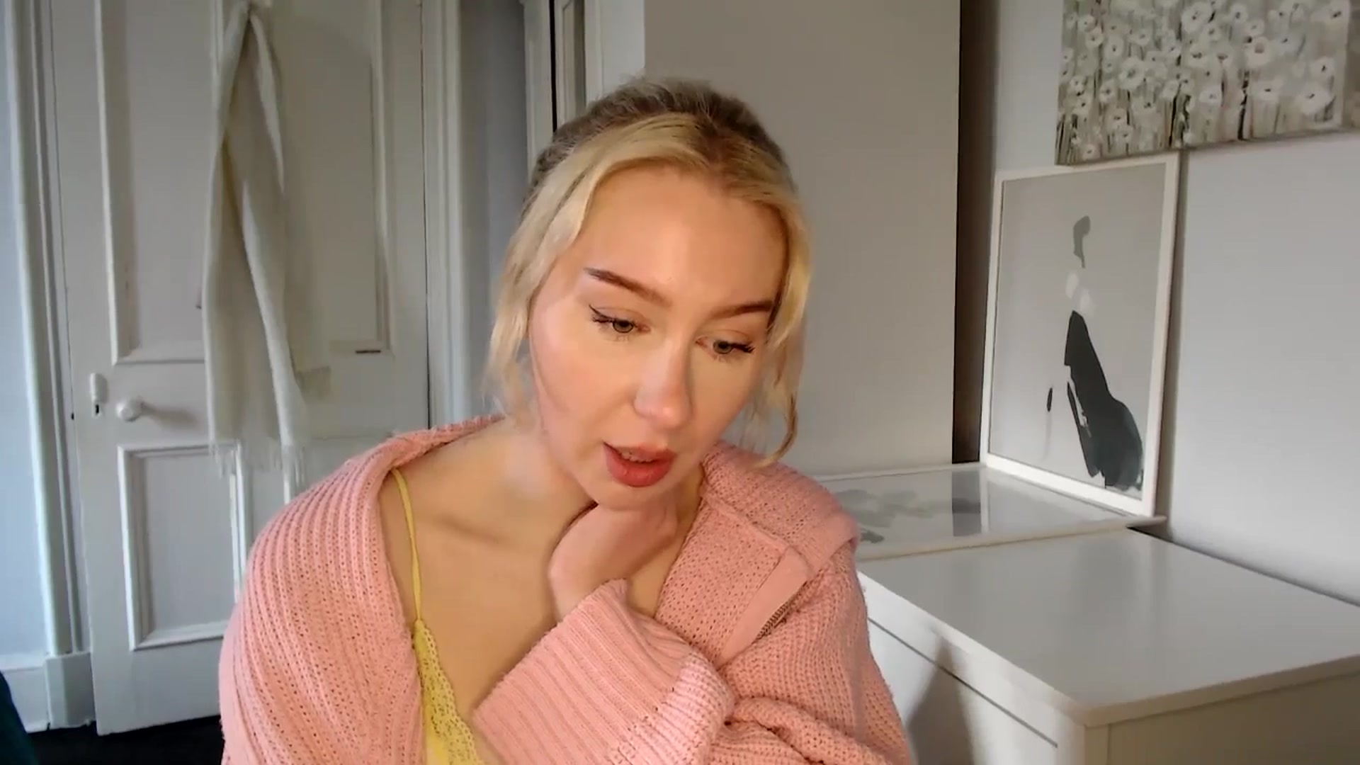 Gallery image thumbnail from British_Cutie's myfreecams stream on, 03/12/2025, 16:13 image 18 of 20