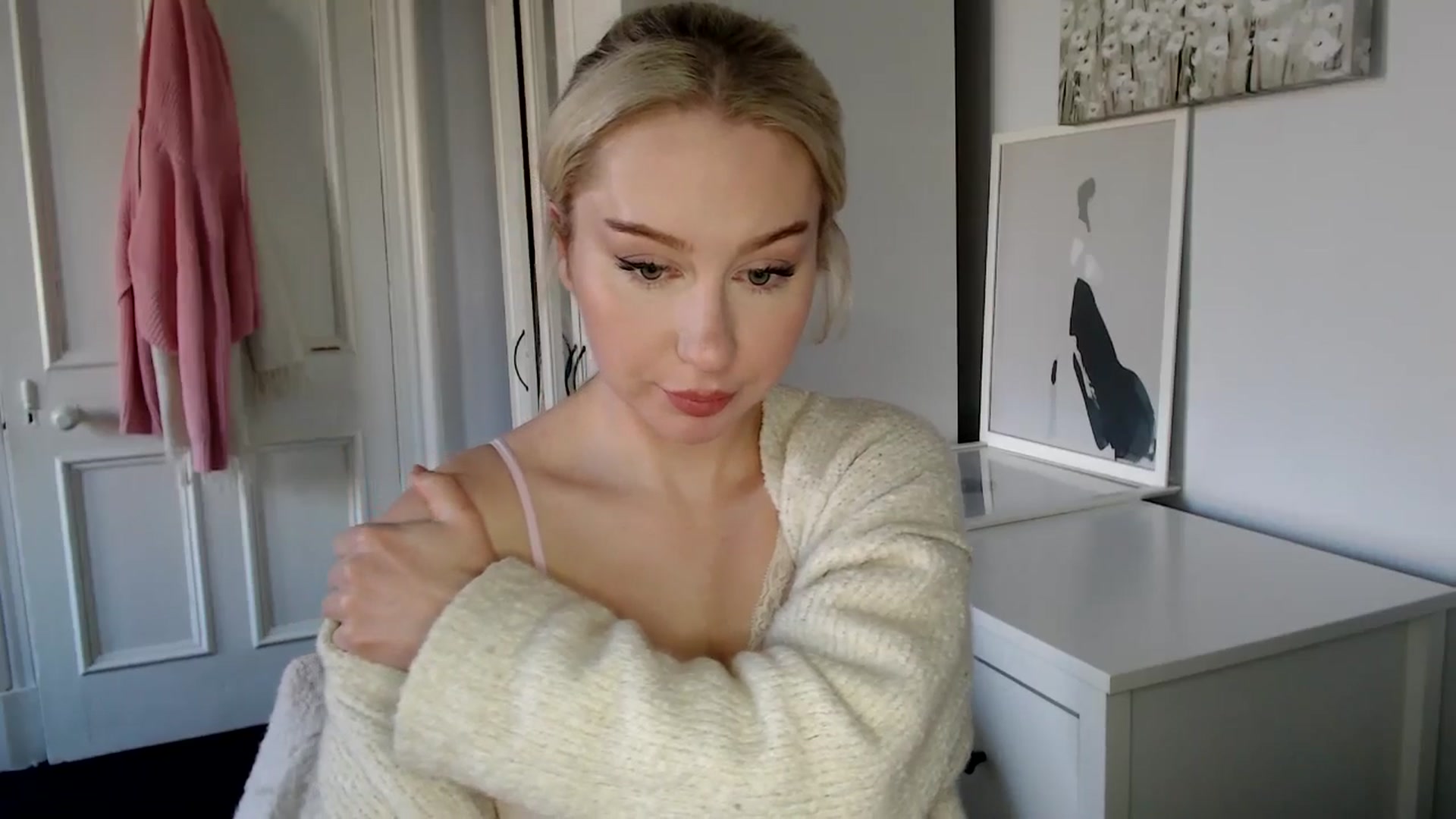 Gallery image thumbnail from British_Cutie's myfreecams stream on, 03/14/2025, 14:15 image 20 of 20