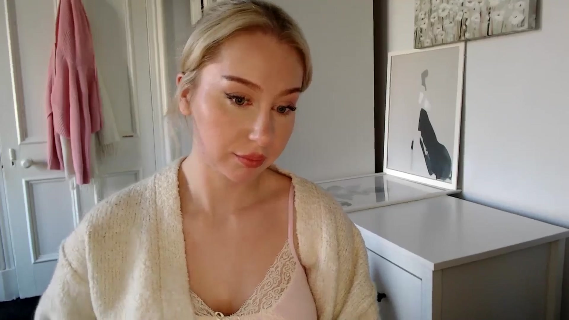 Gallery image thumbnail from British_Cutie's myfreecams stream on, 03/14/2025, 14:15 image 8 of 20