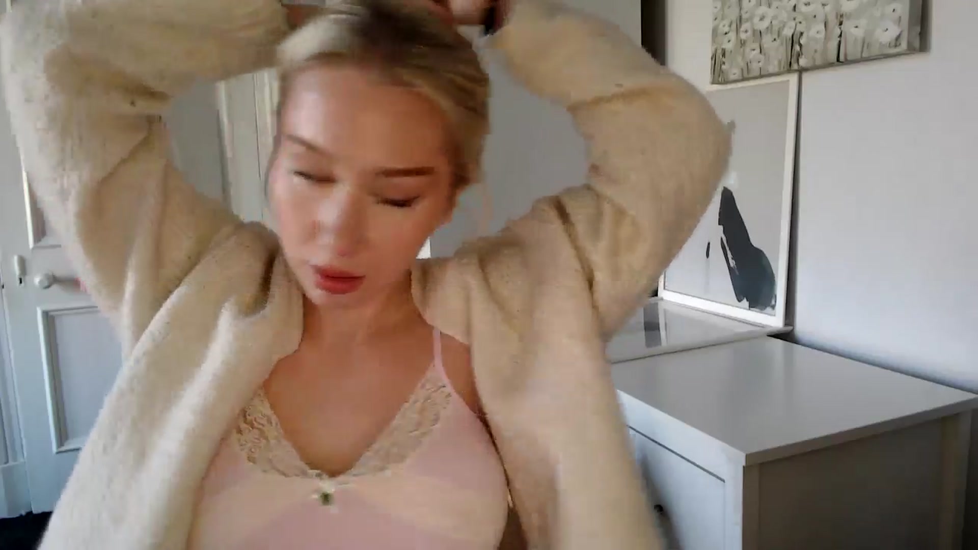 Gallery image thumbnail from British_Cutie's myfreecams stream on, 03/14/2025, 14:15 image 18 of 20
