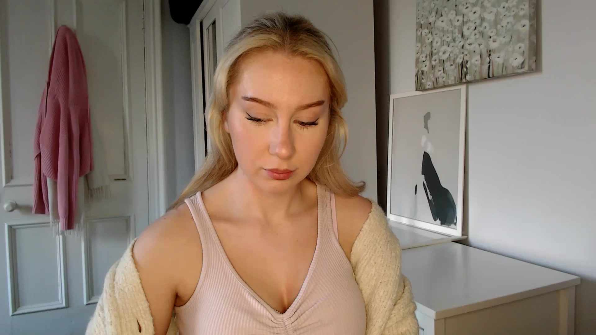 Gallery image thumbnail from British_Cutie's myfreecams stream on, 03/14/2025, 17:08 image 1 of 20