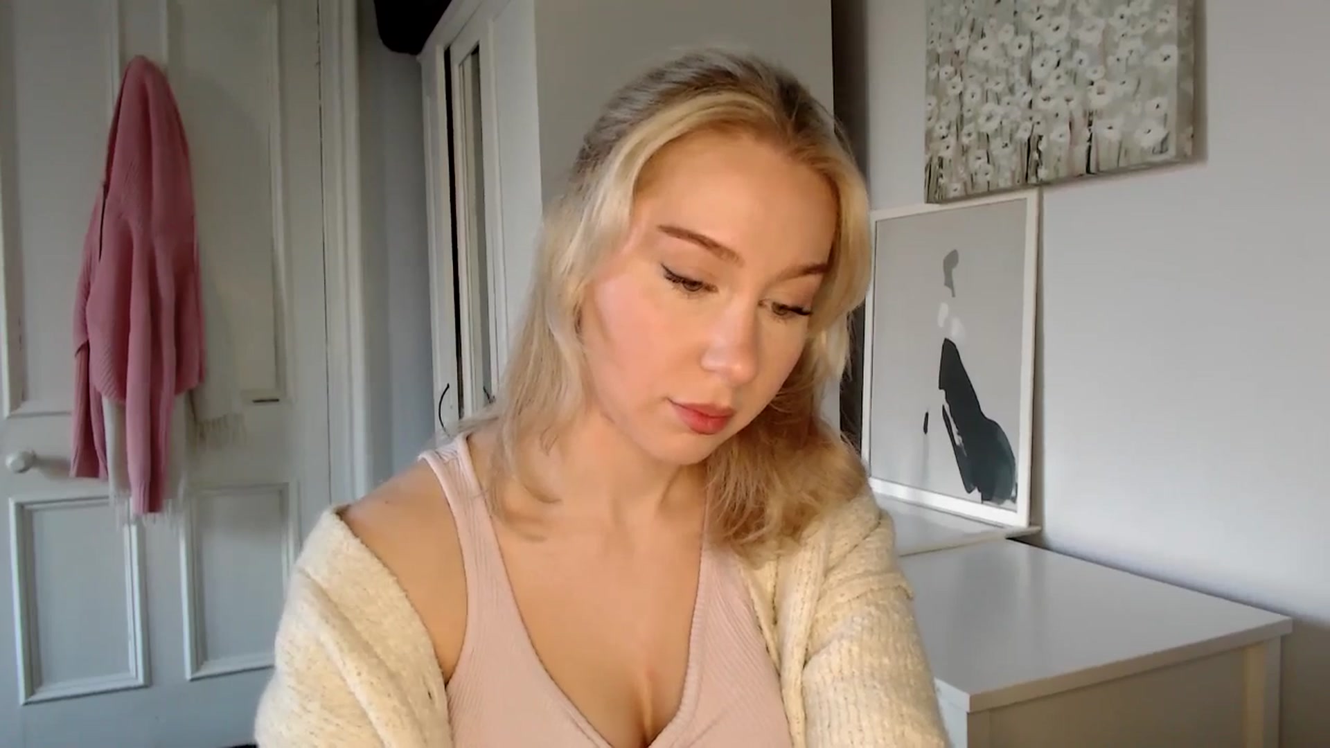 Gallery image thumbnail from British_Cutie's myfreecams stream on, 03/14/2025, 17:08 image 5 of 20